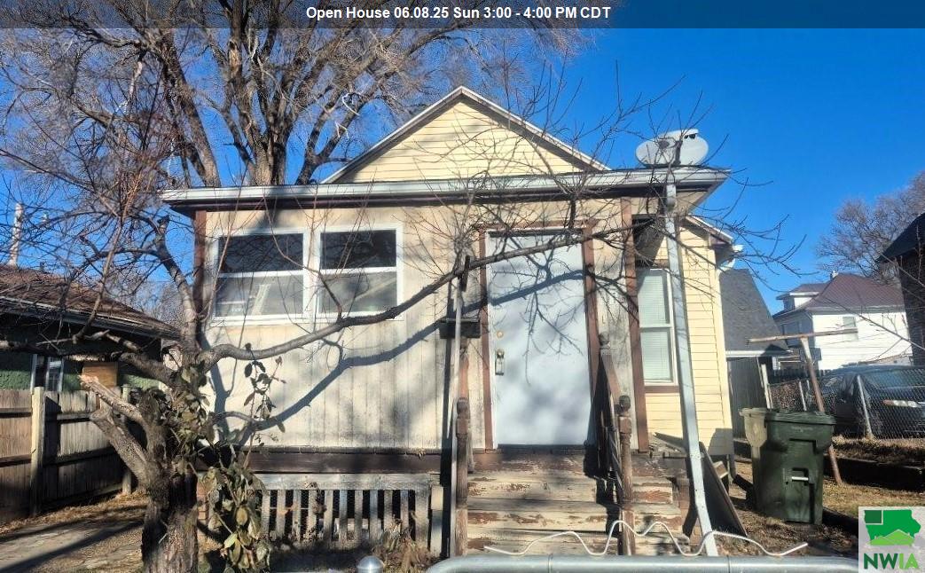 913 17TH ST, Sioux City, IA 51103 