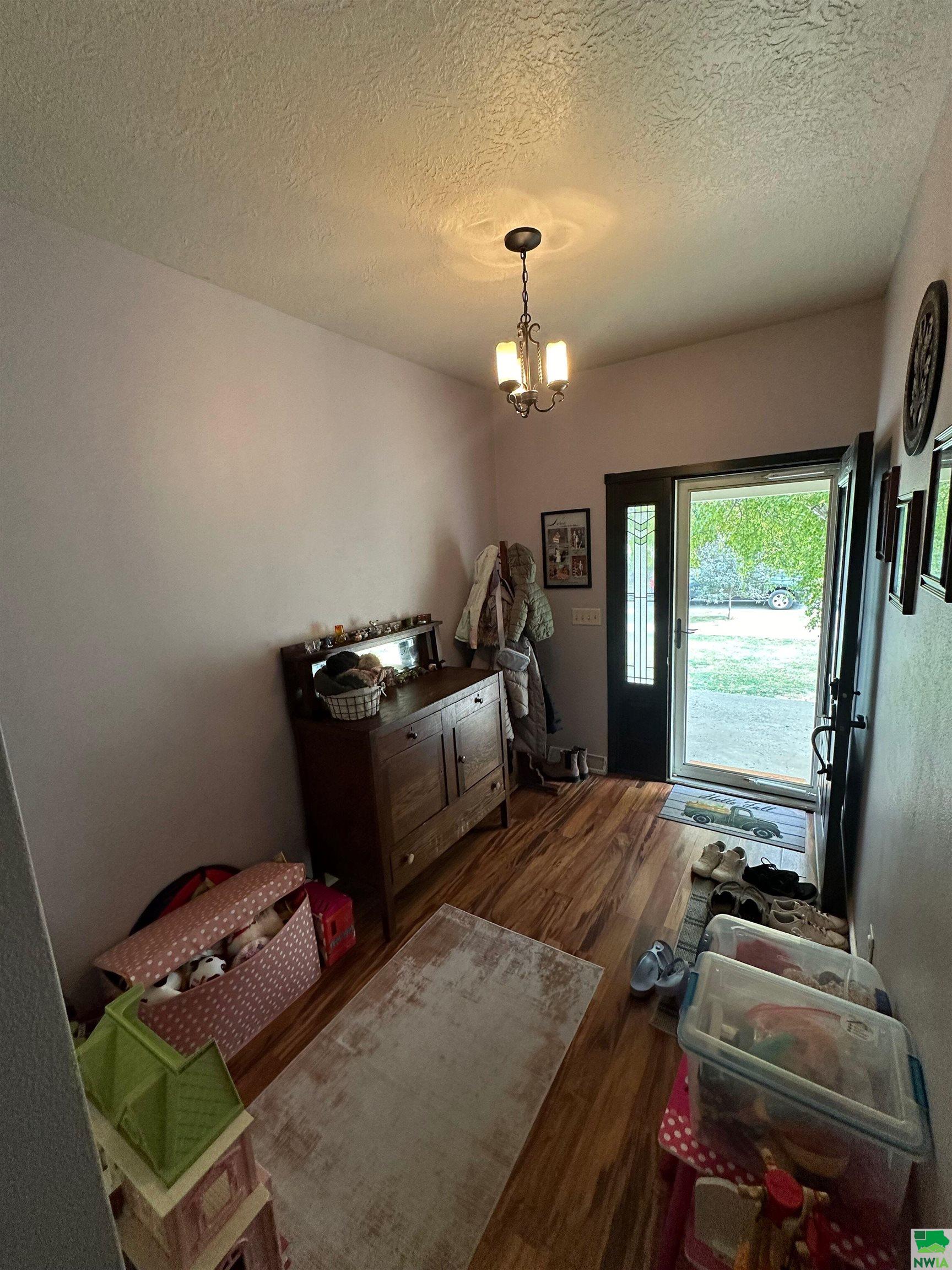 MLS #826561
