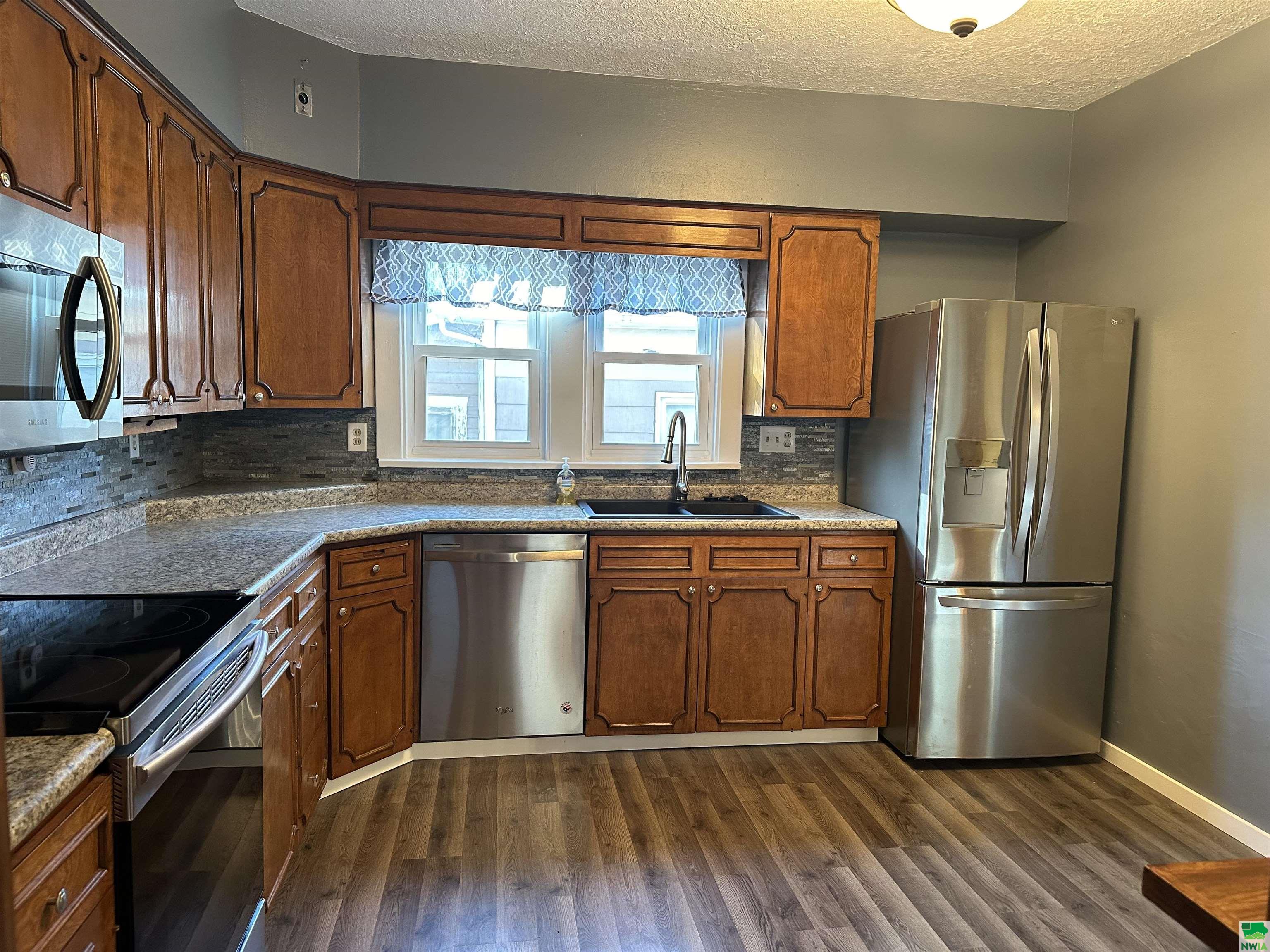 MLS #826694
