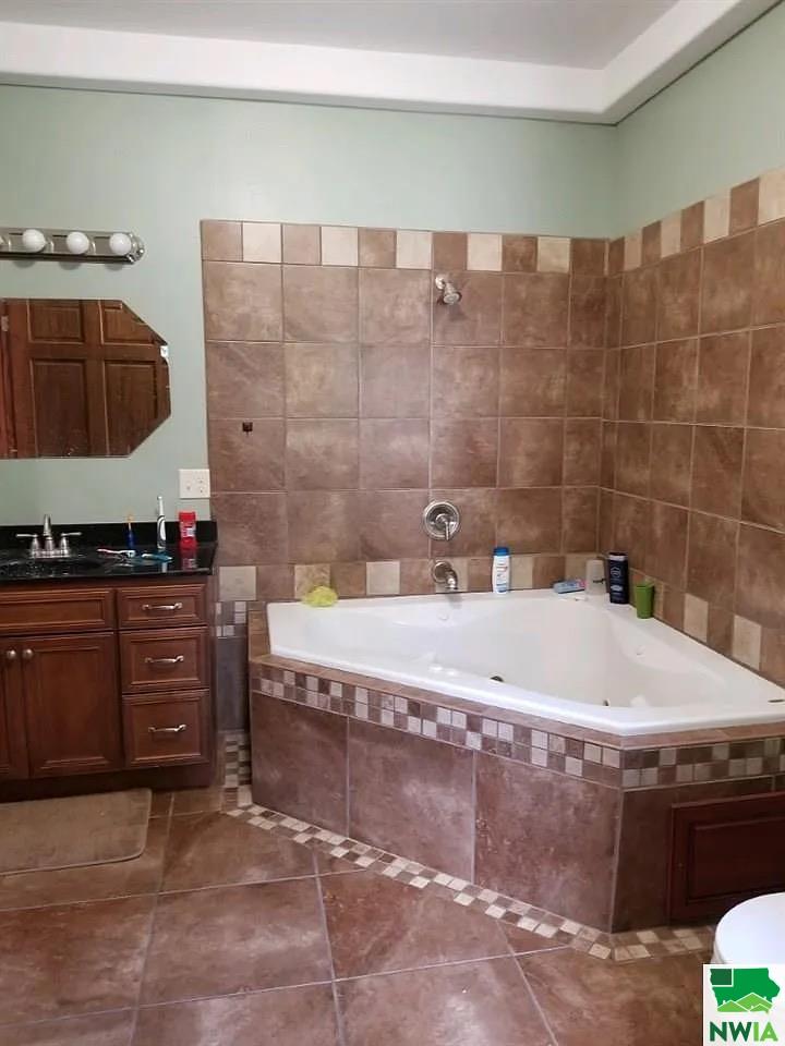 MLS #826697