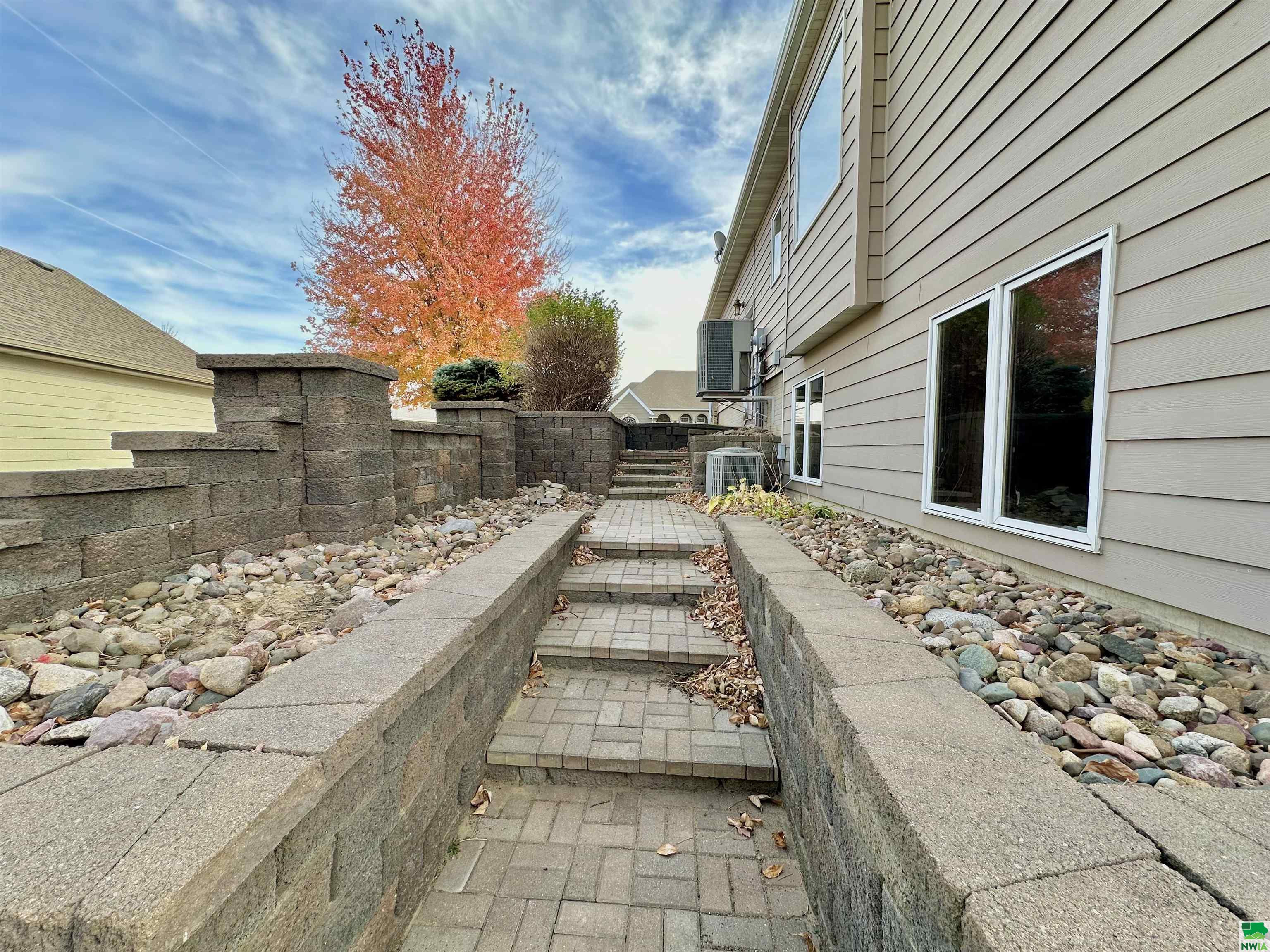 MLS #826744