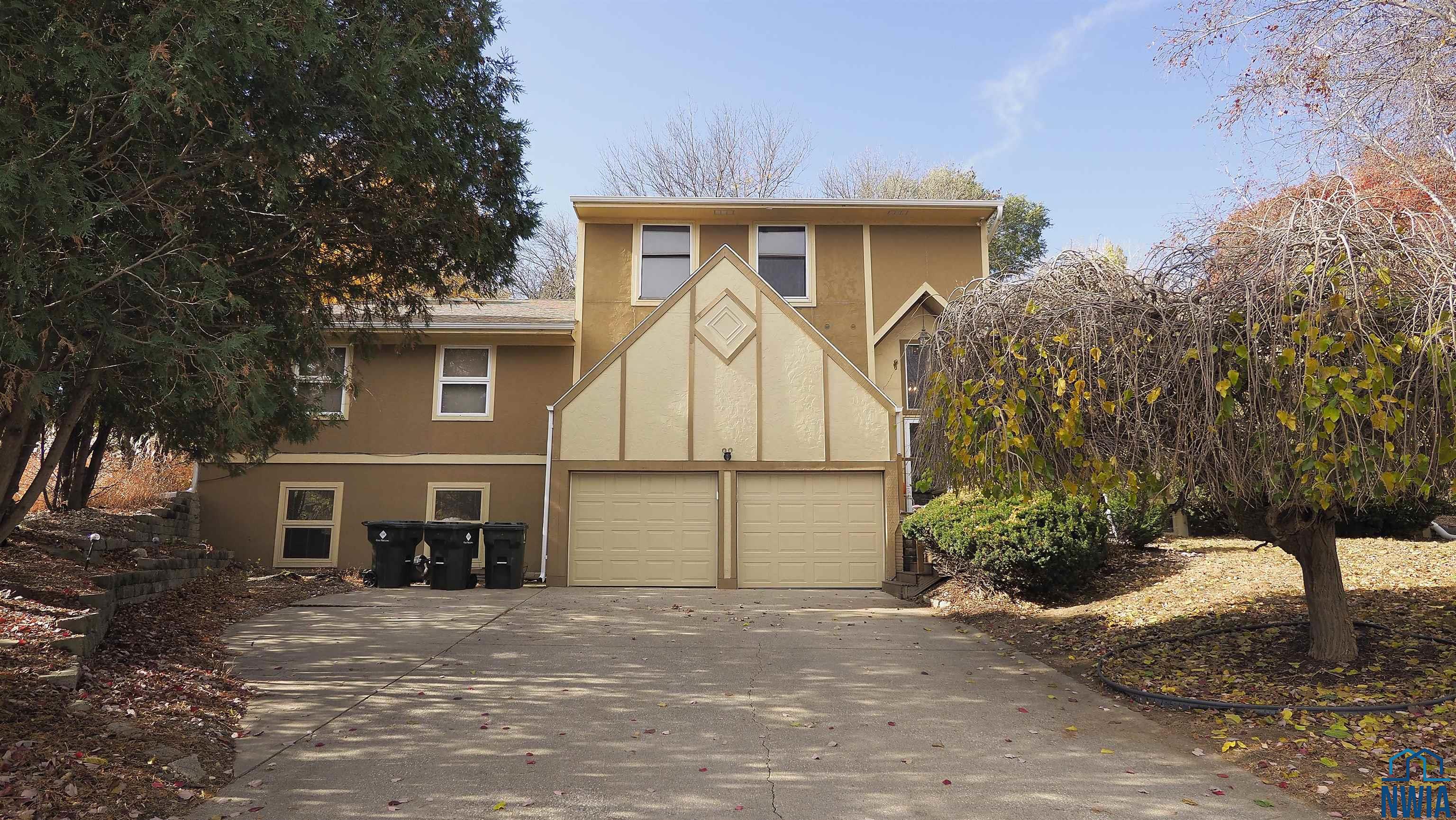 3725 Lindenwood Street, Sioux City, IA 51104 