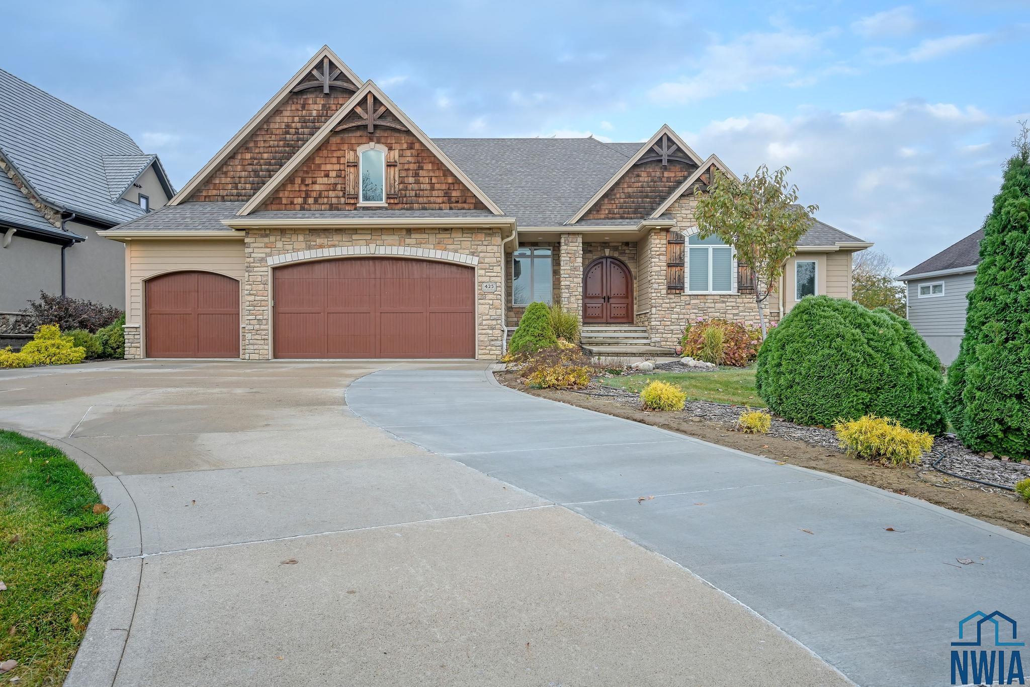 425 Bay Hill Circle, Dakota Dunes, SD 57049 