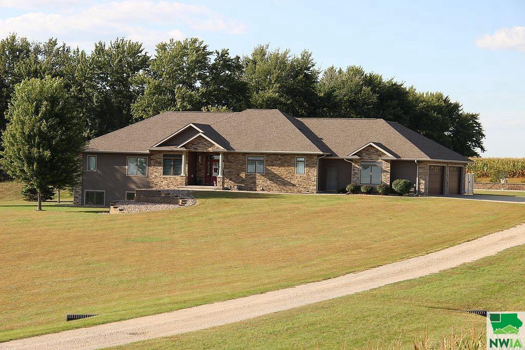 1533 12th St SE, LeMars, IA 51031 