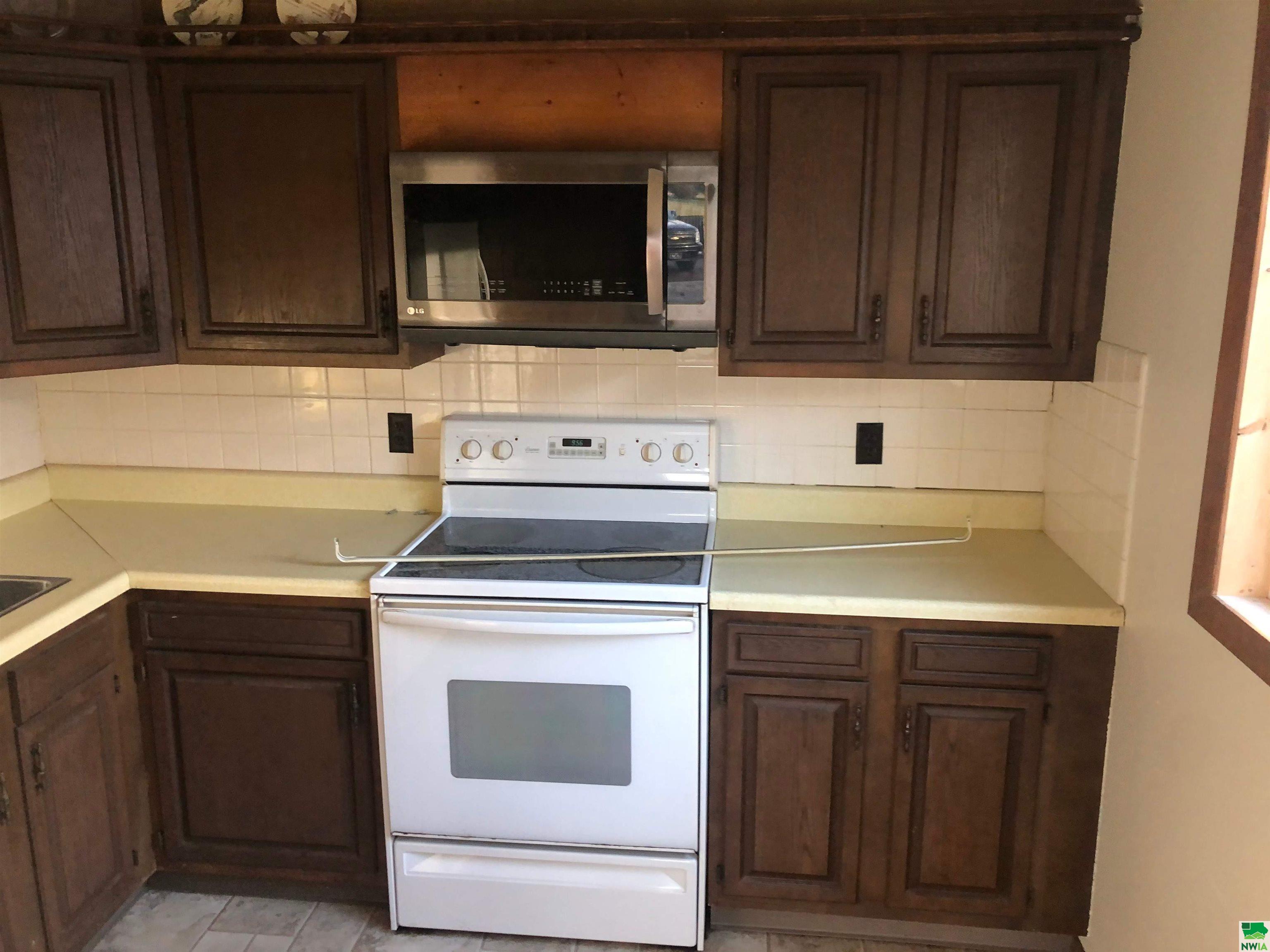 MLS #826852