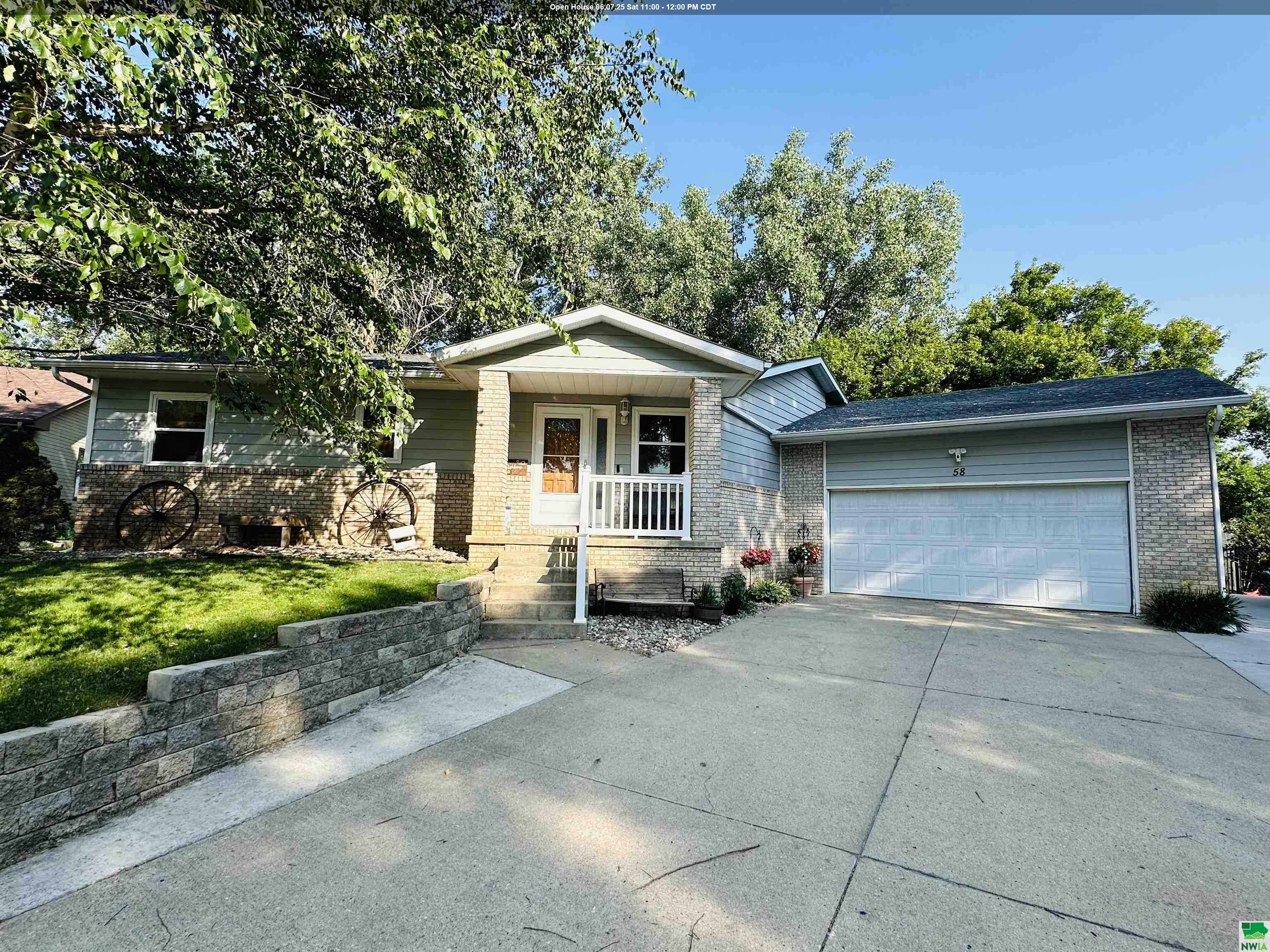 58 Sunset Drive, Dakota Dunes, SD 57049 