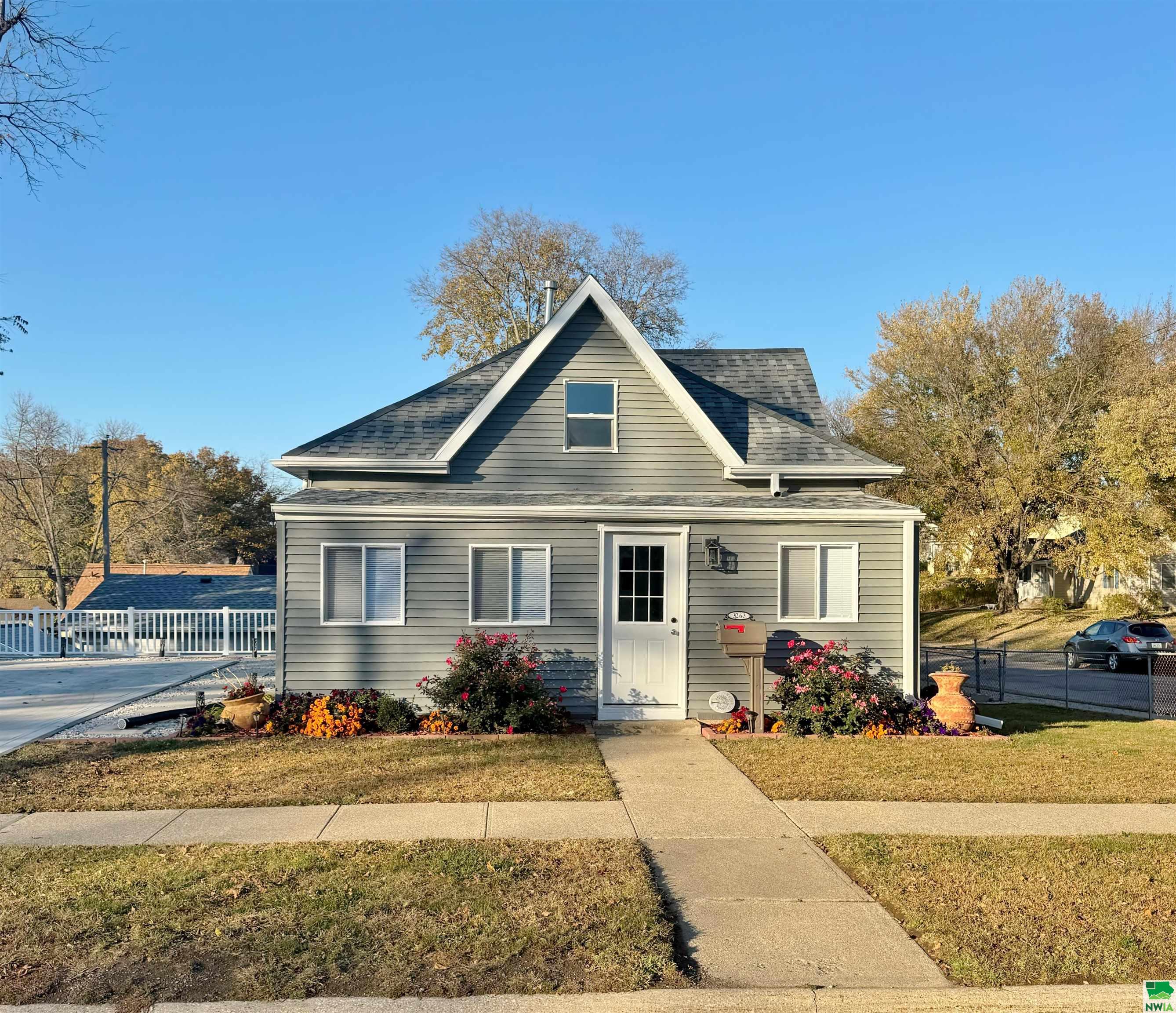 3263 Garretson, Sioux City, IA 51106 
