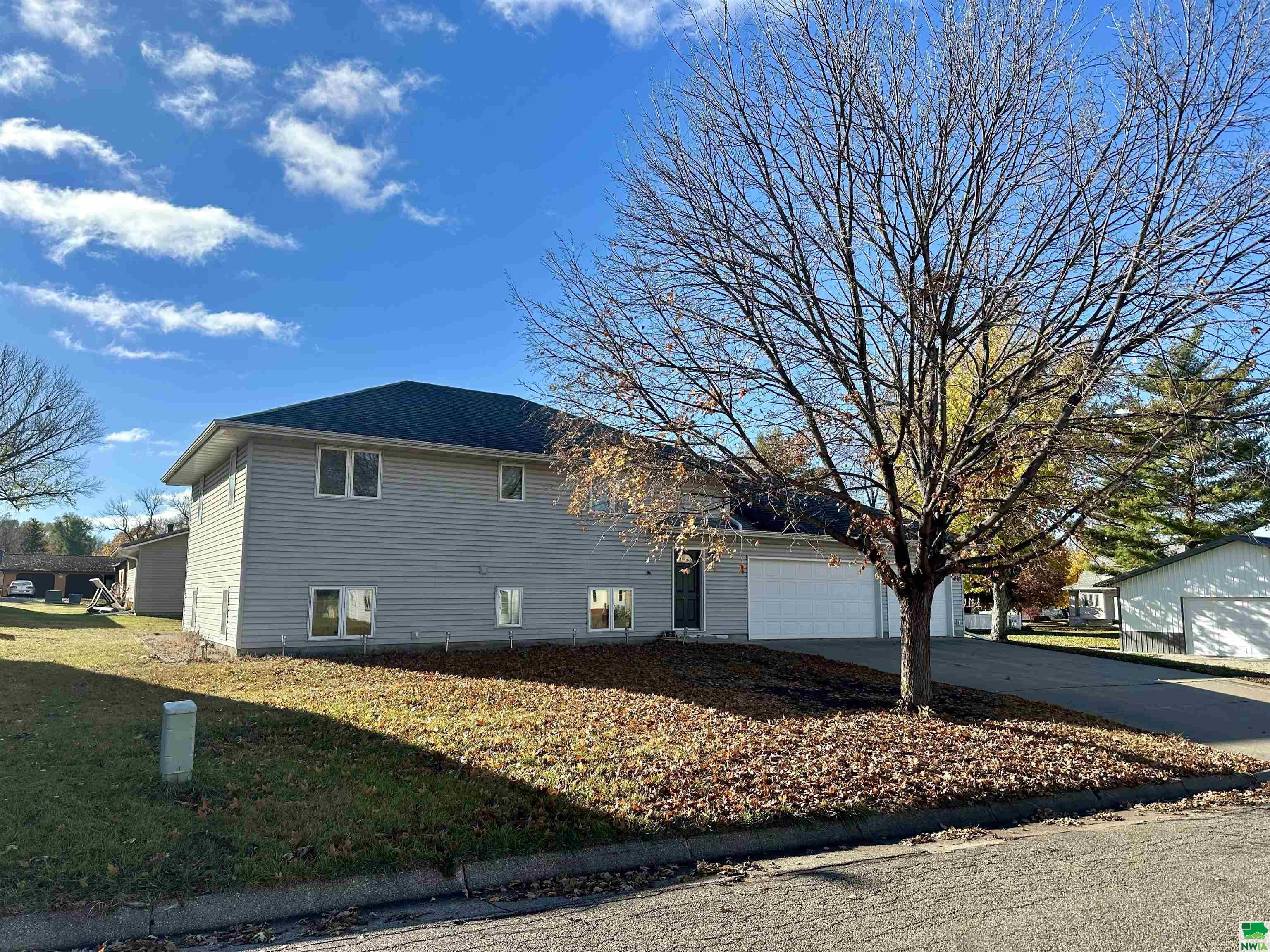 740 Mill St., Akron, IA 51001 