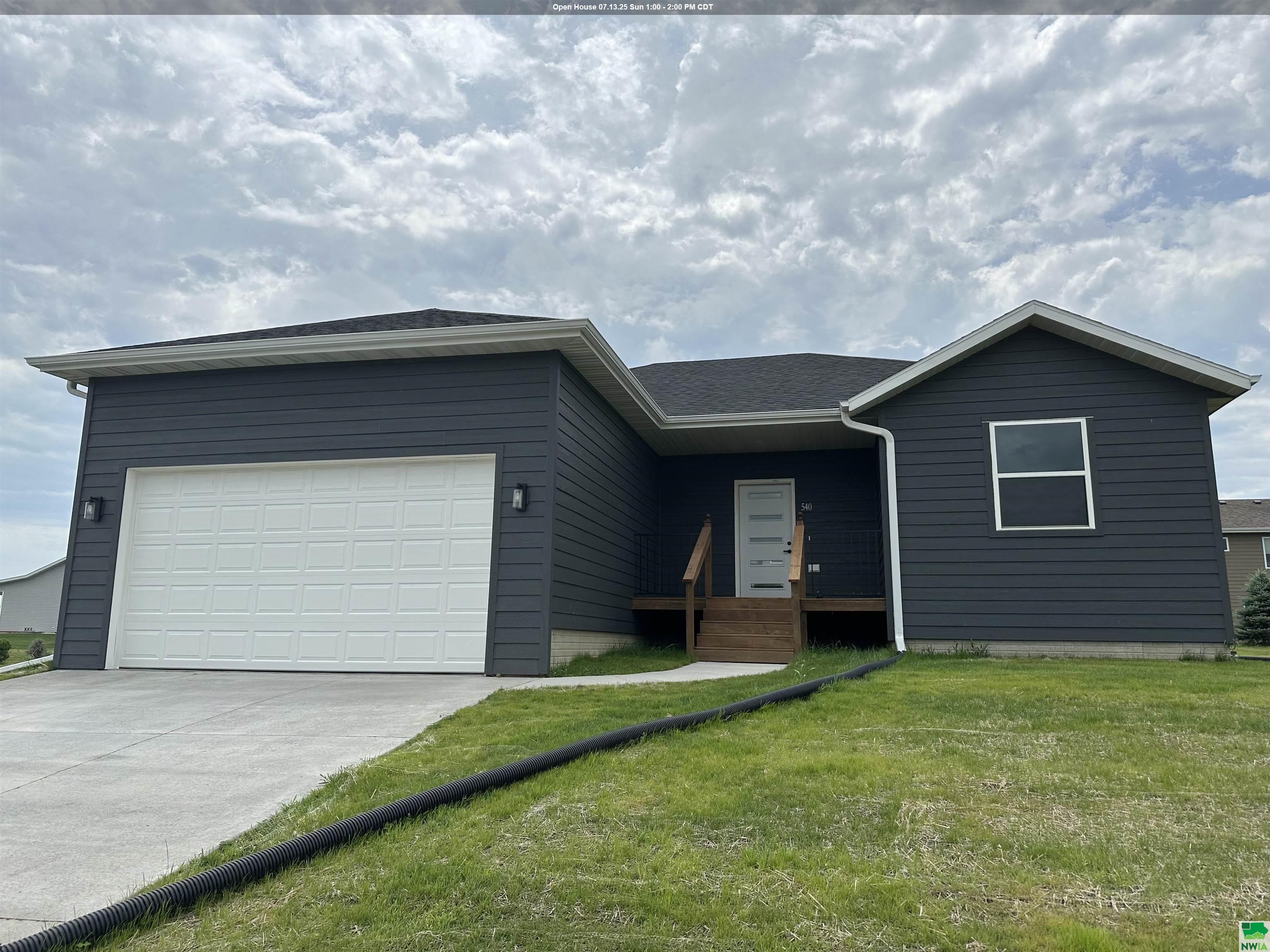 540 Davis Blvd, Akron, IA 51001 