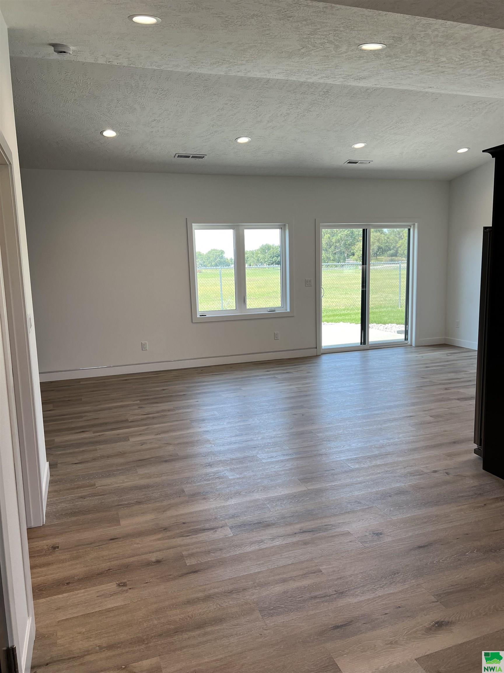 MLS #827054
