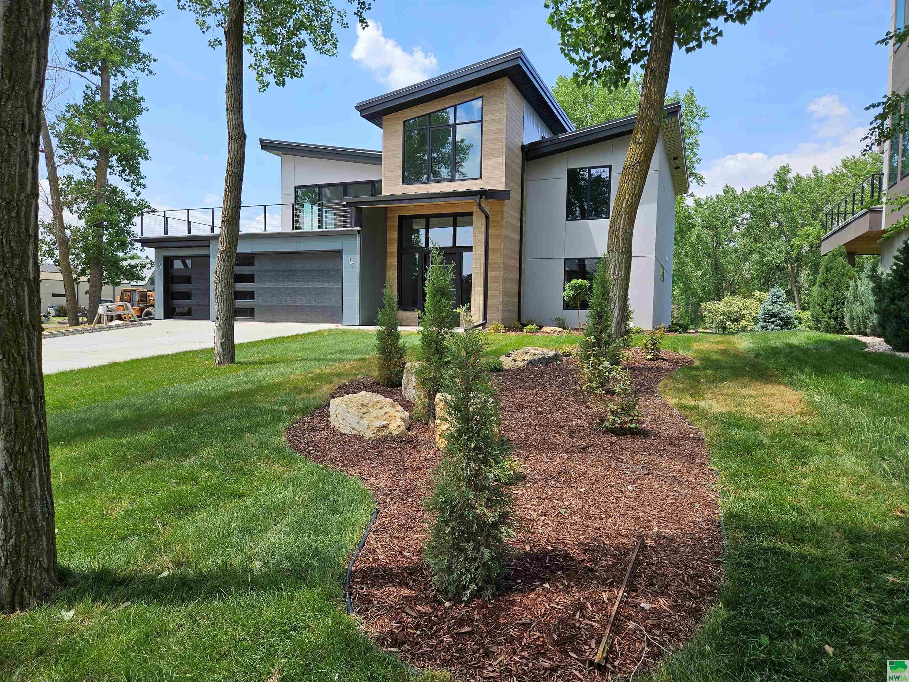 487 Bay Hill, Dakota Dunes, SD 57049 