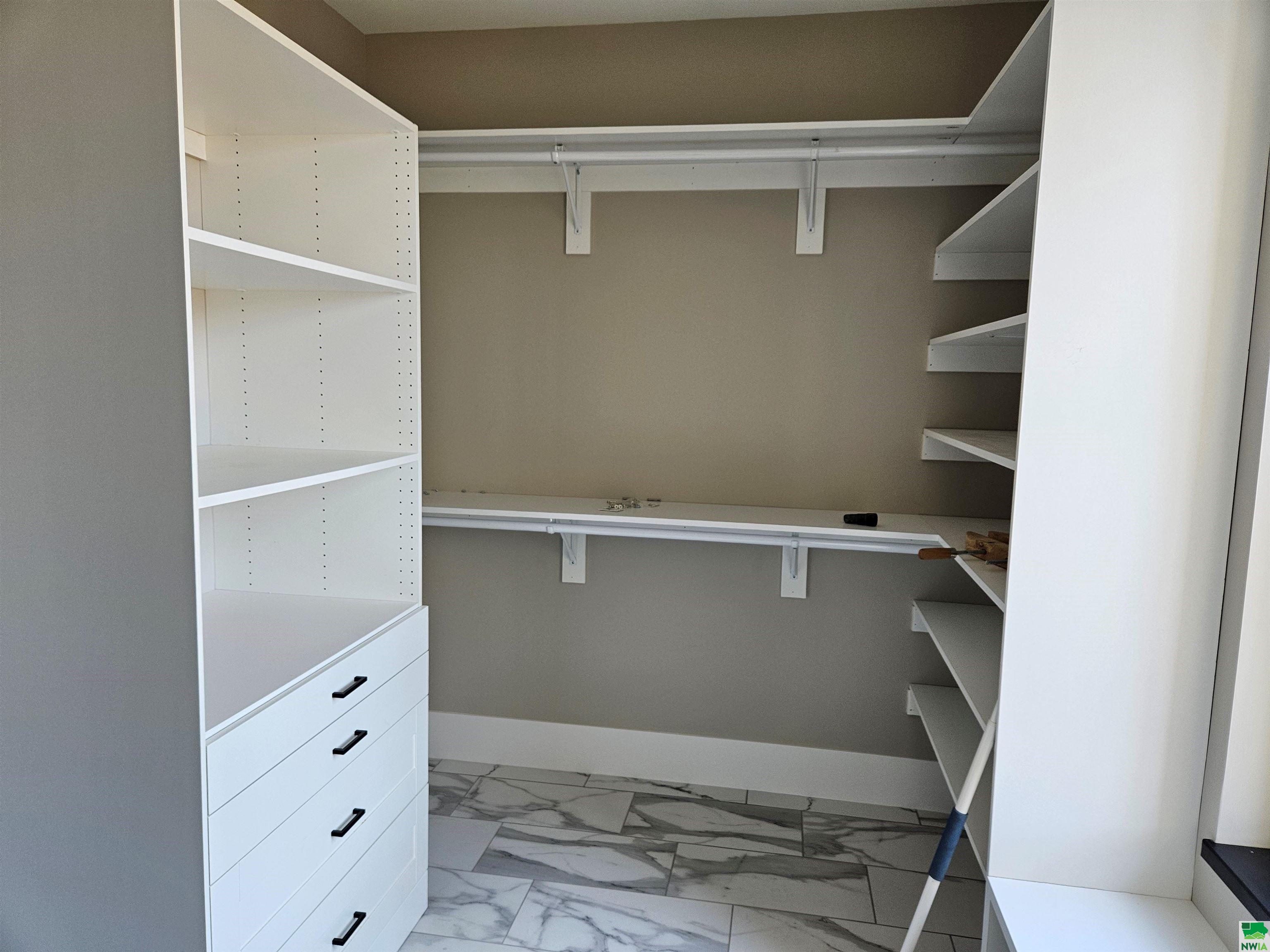 MLS #827063