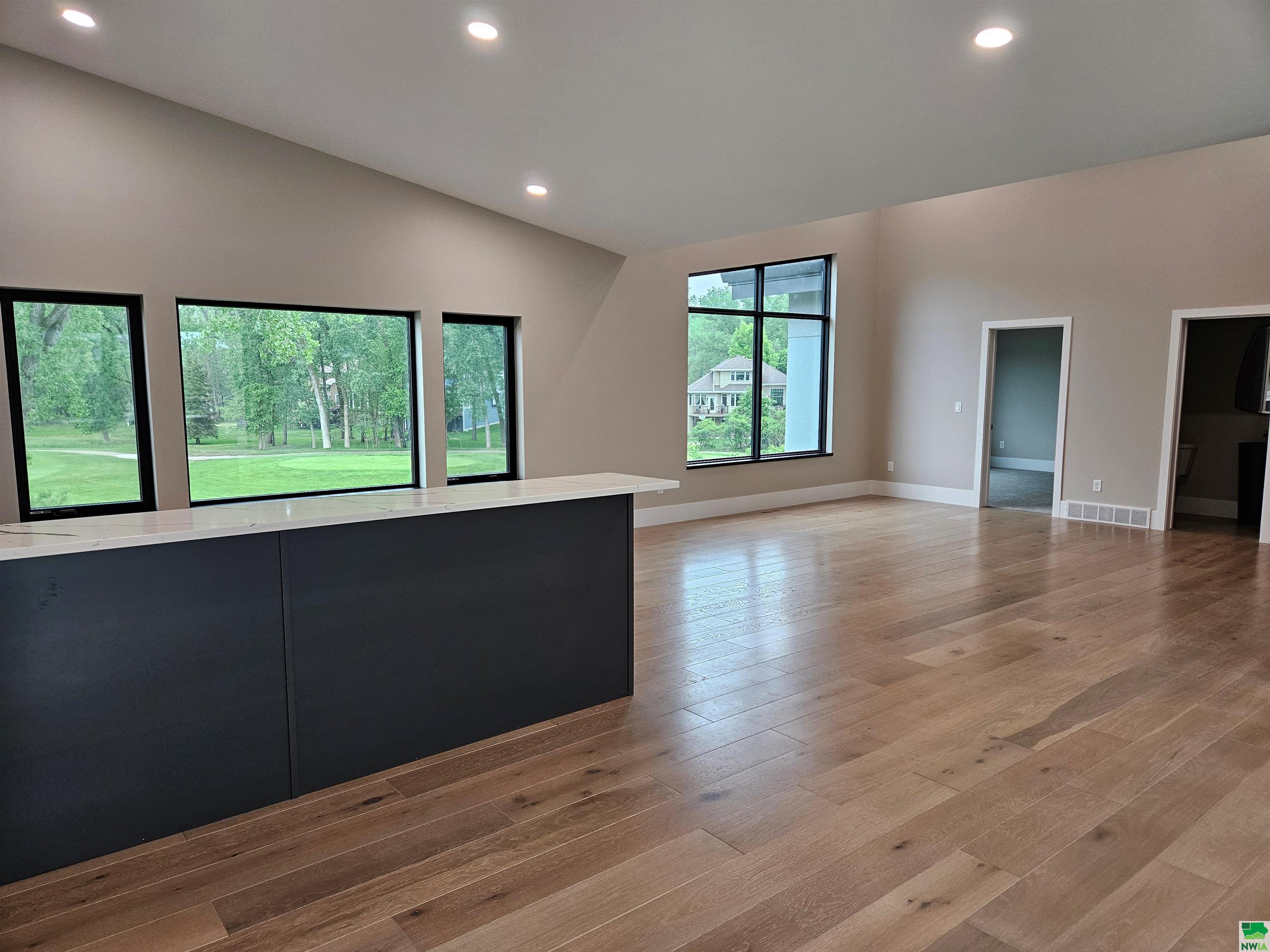 MLS #827063