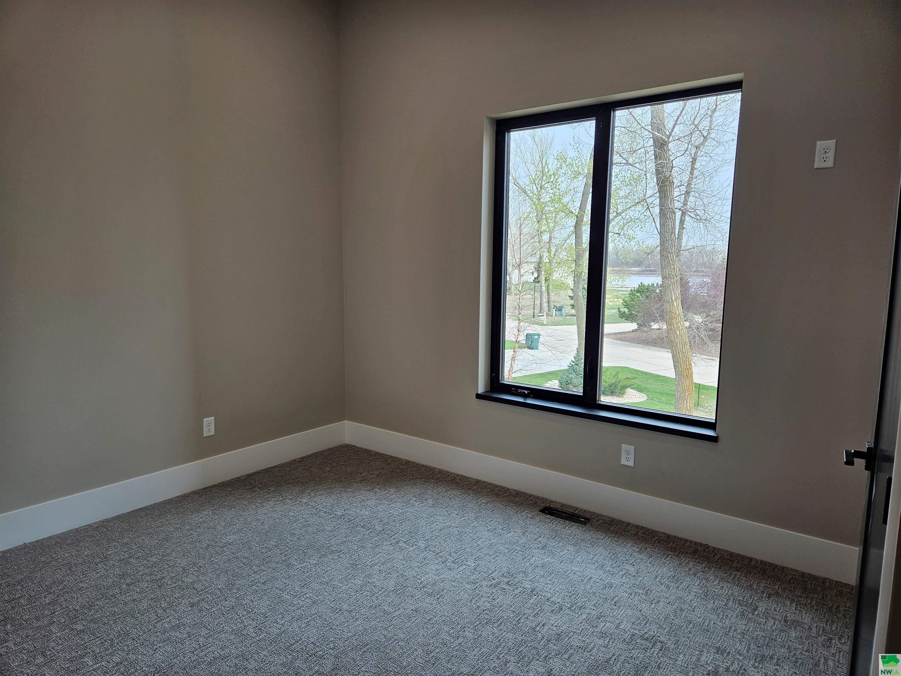 MLS #827063