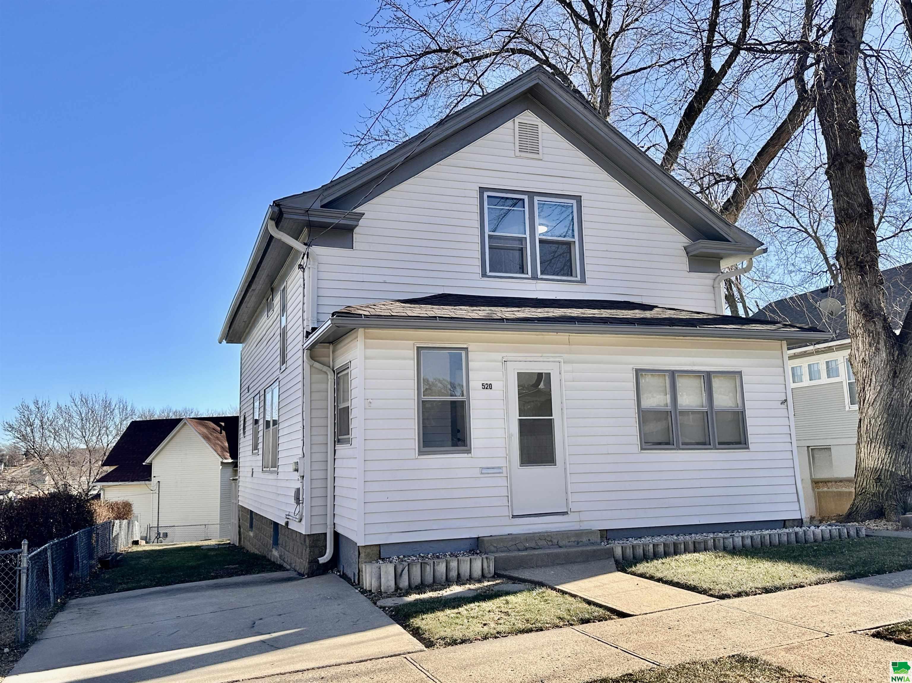 520 Center Street, Sioux City, IA 51103 