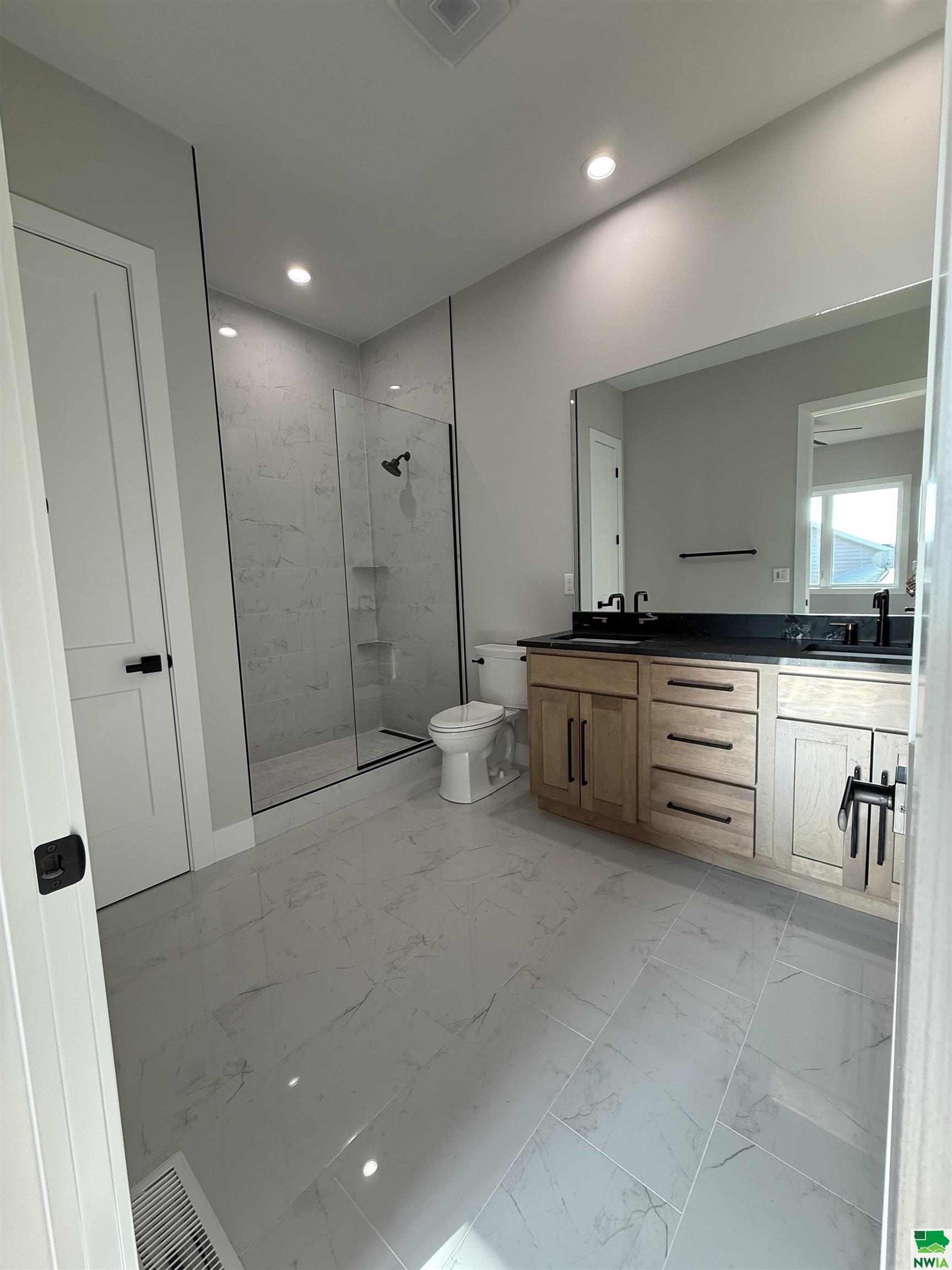 MLS #827156
