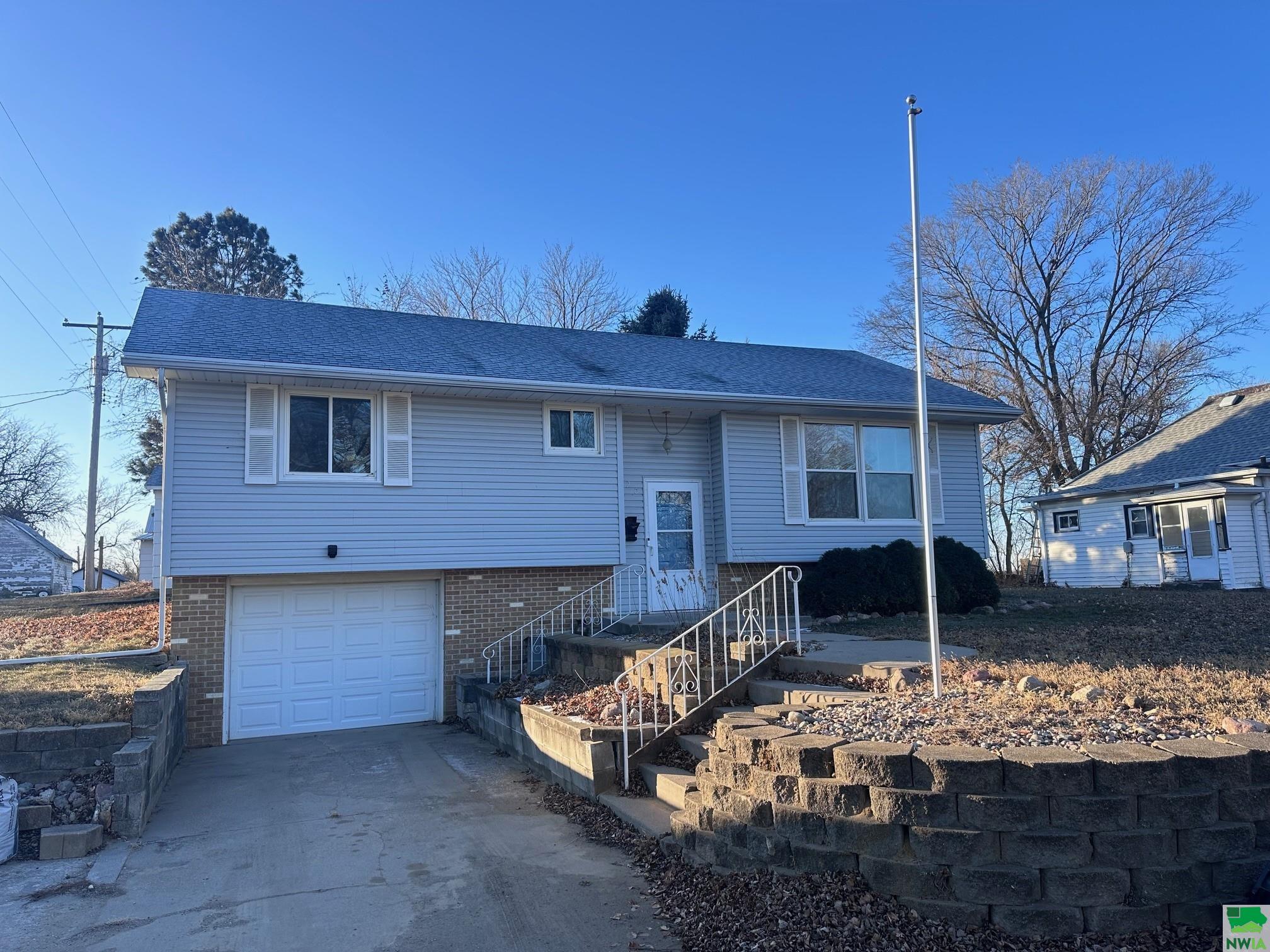 120 5th St W, Allen, NE 68710 
