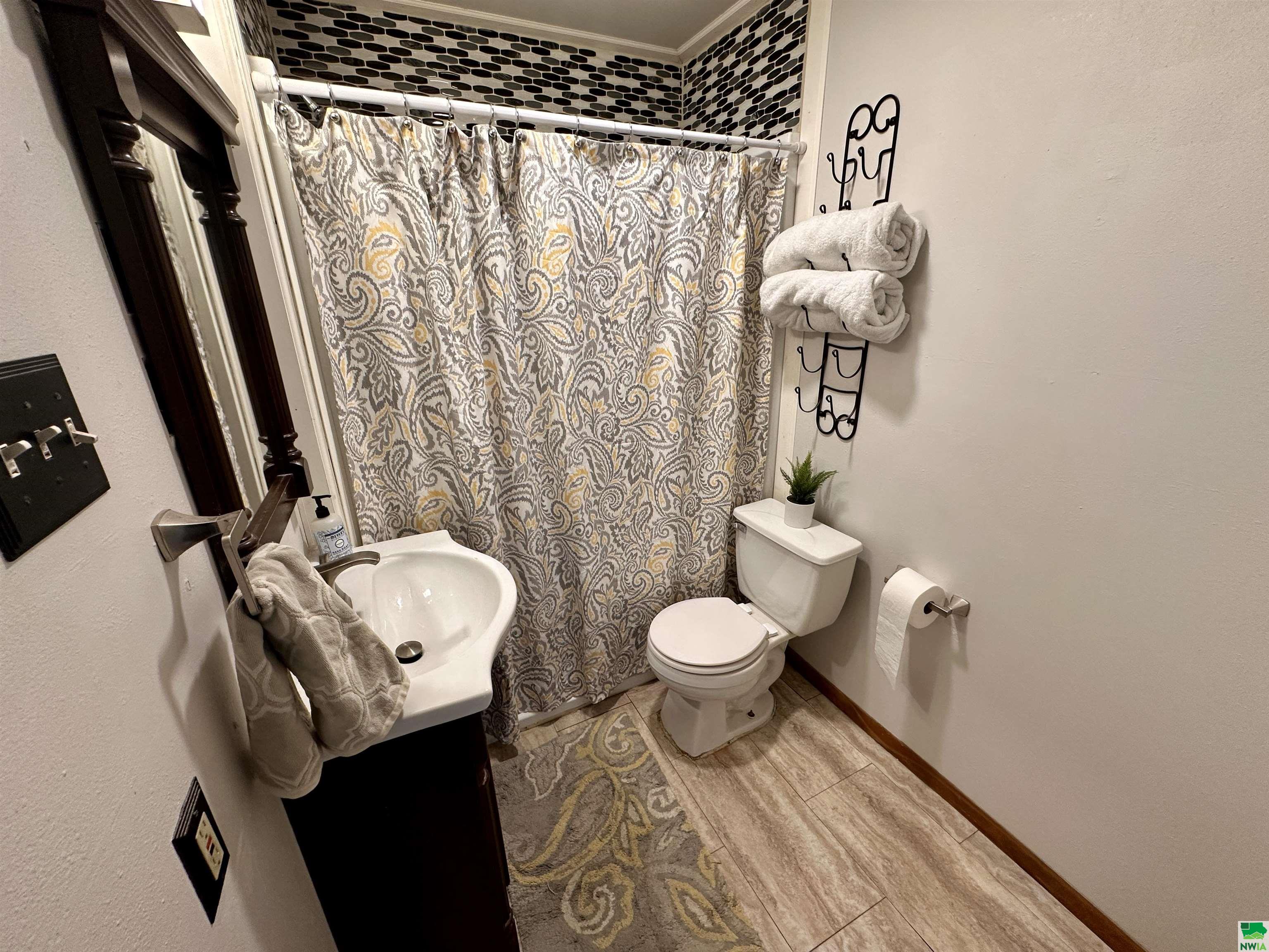 MLS #827196