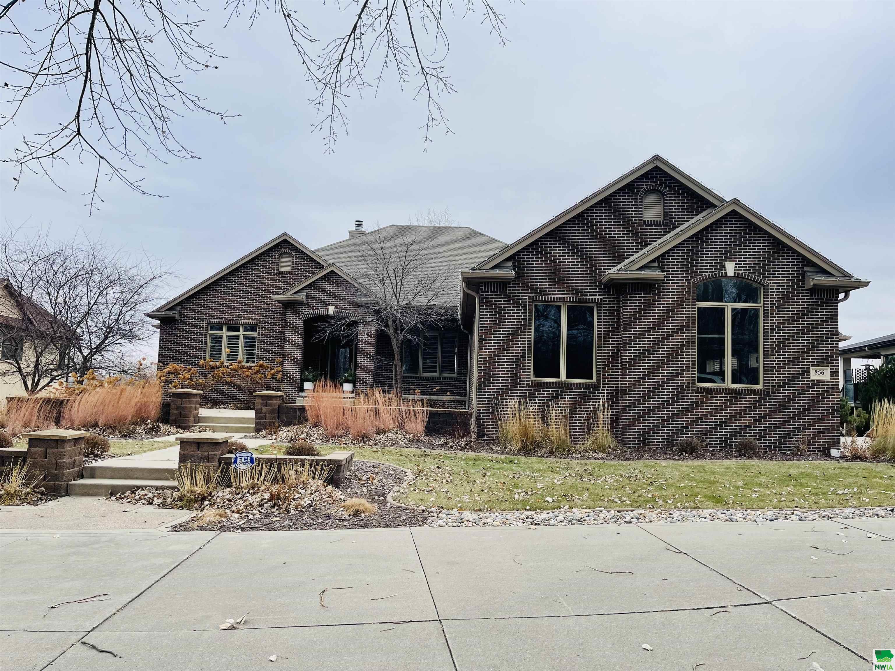 856 Sawgrass Trail E, Dakota Dunes, SD 57049 