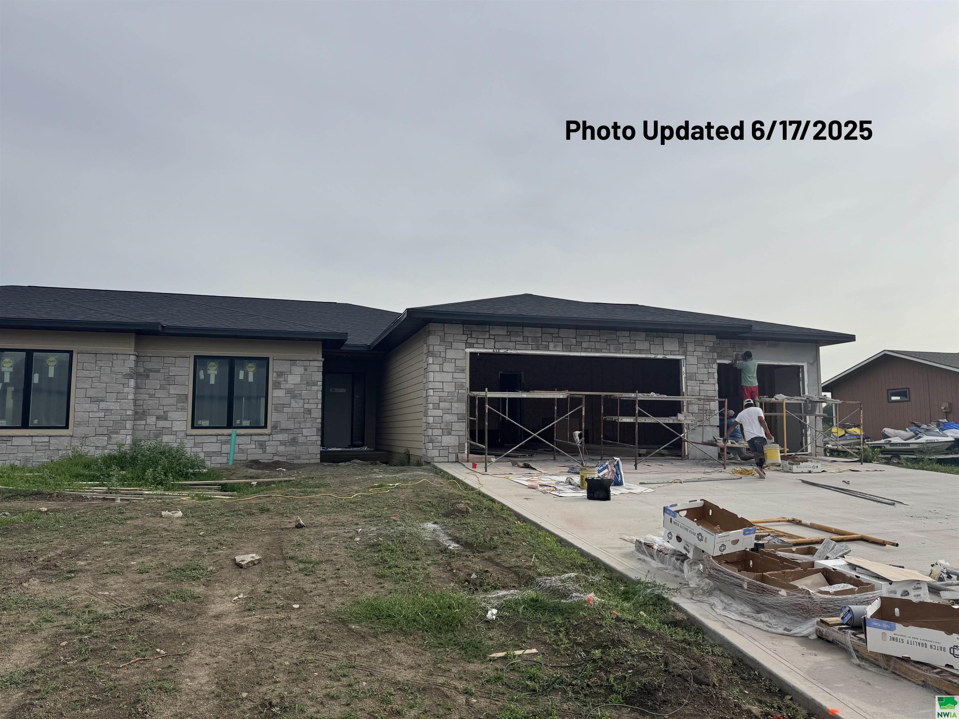 423 3RD ST W, South Sioux City, NE 68776 