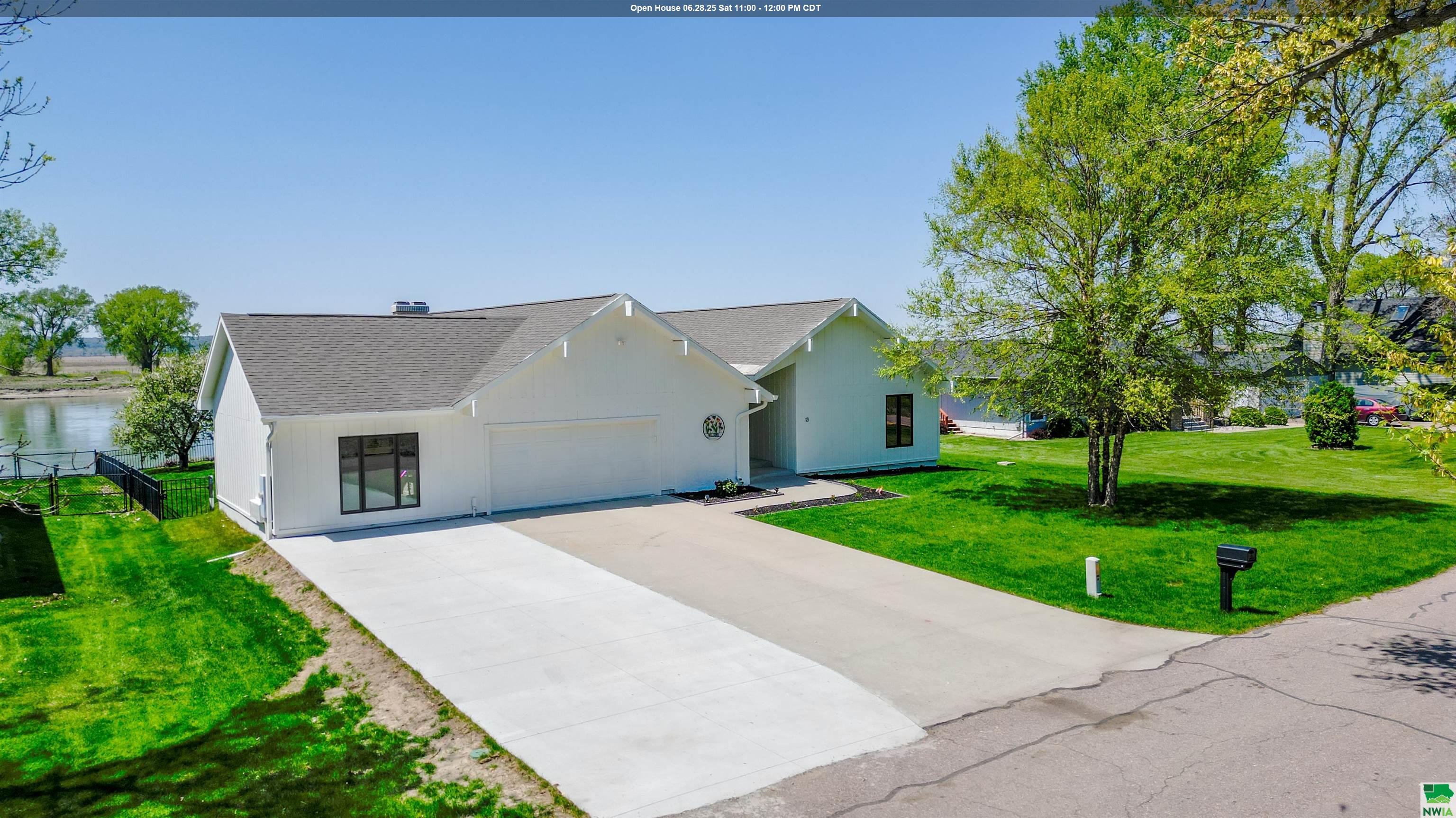 13 Edgewater Lane, Dakota Dunes, SD 57049 