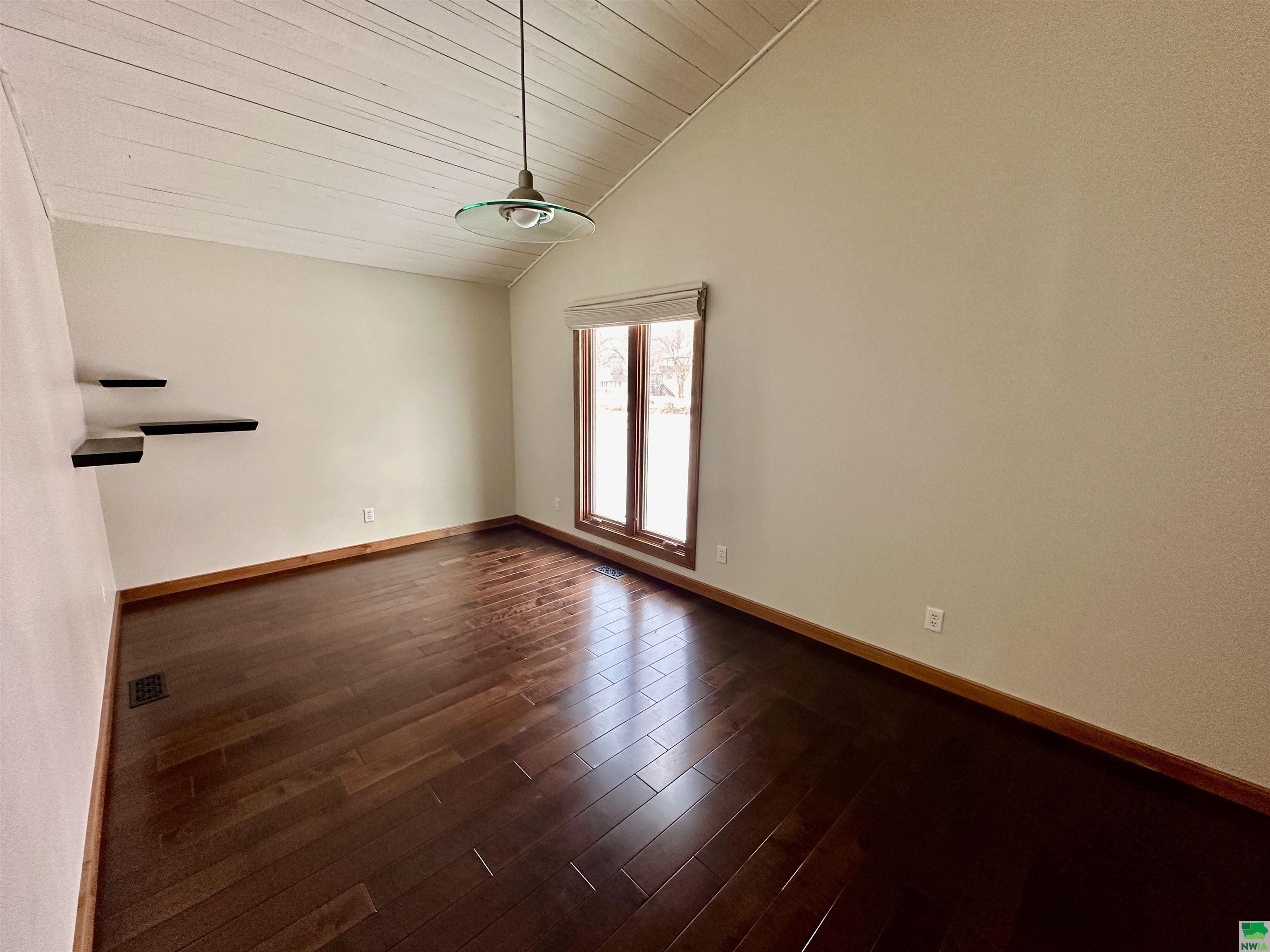 MLS #827280