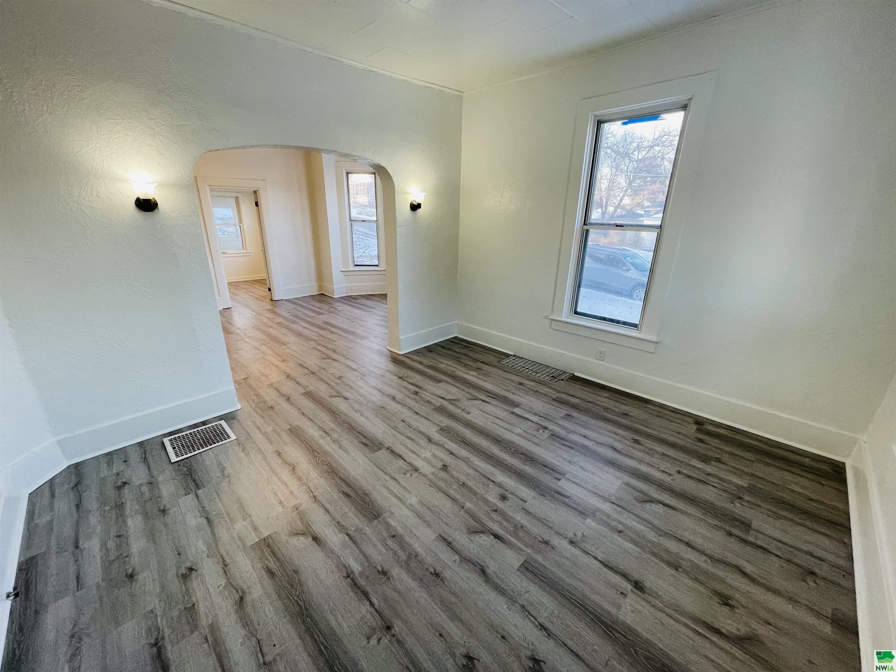 MLS #827302