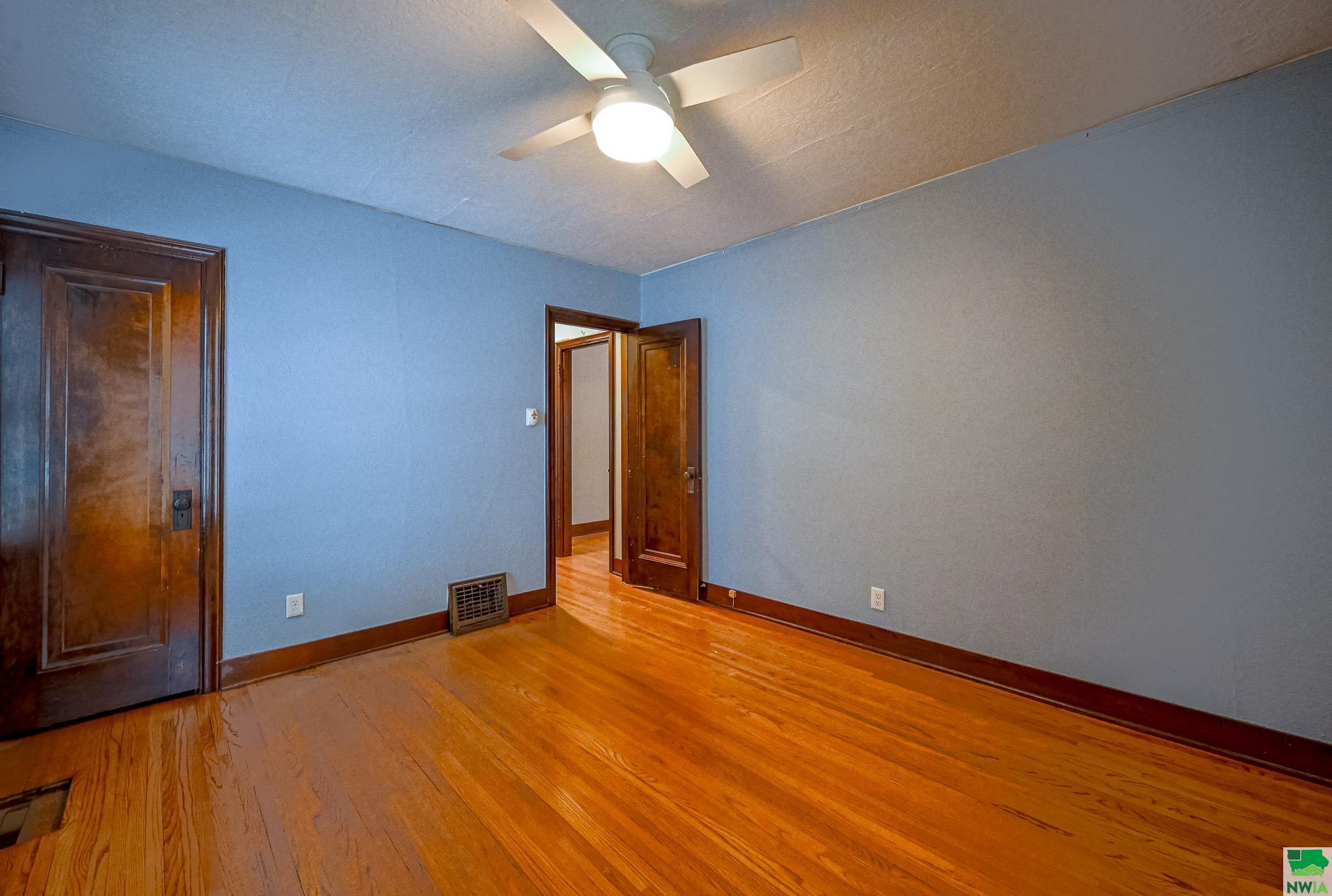 MLS #827305