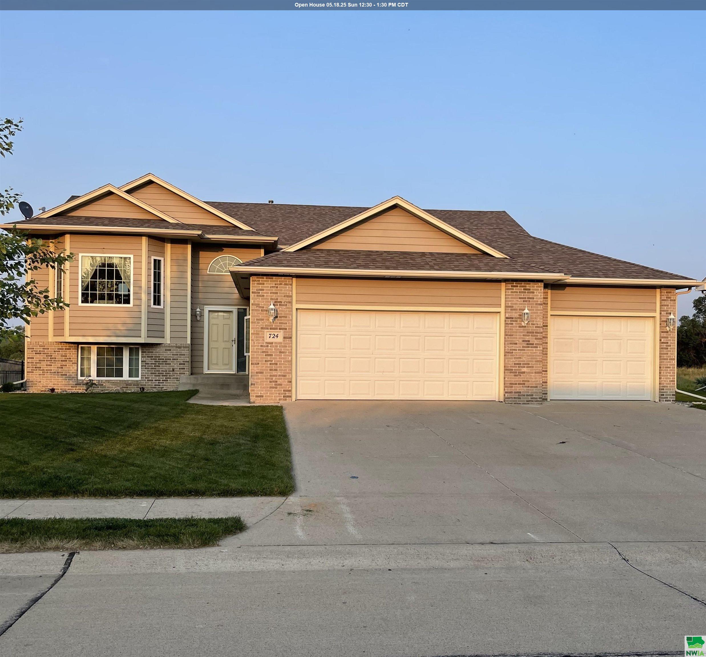 724 Prairie Blvd., Dakota Dunes, SD 57049 