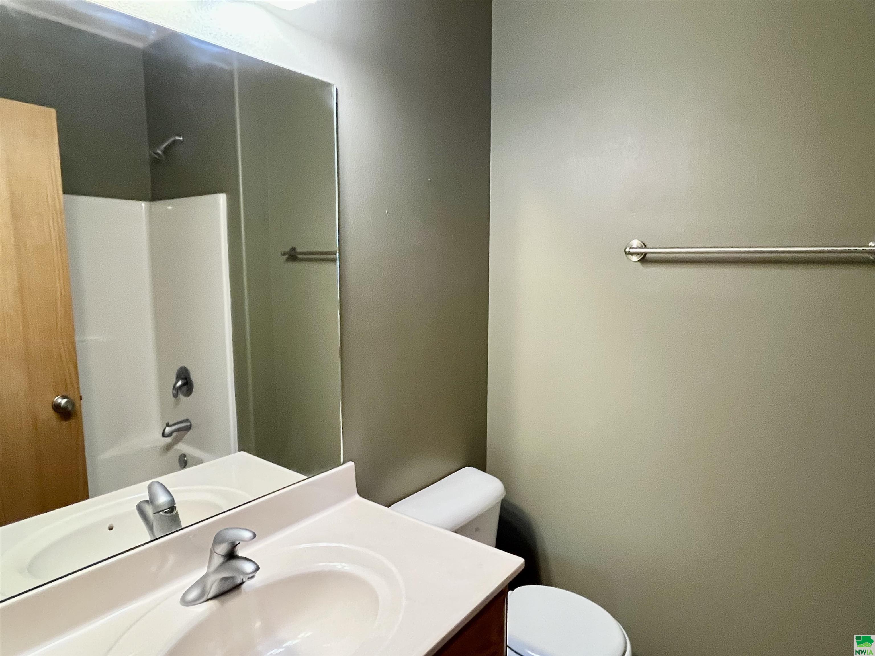 MLS #827321