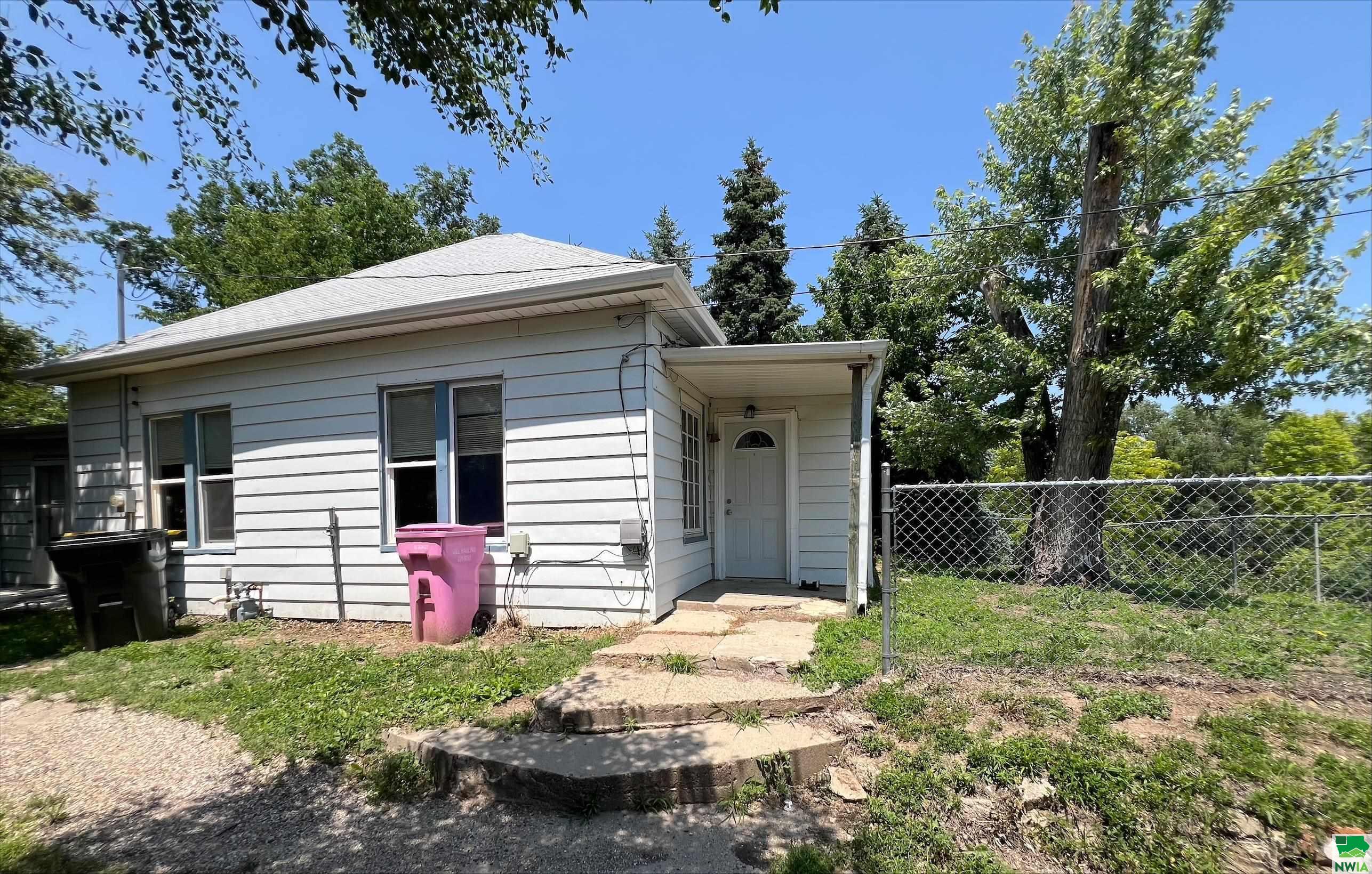 111 DORMAN ST S, Sioux City, IA 51103 