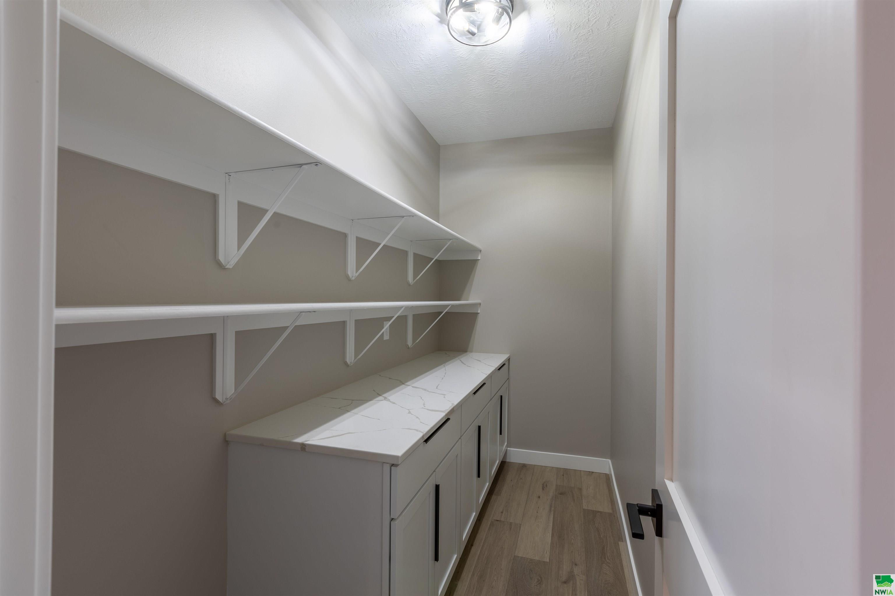 MLS #827371