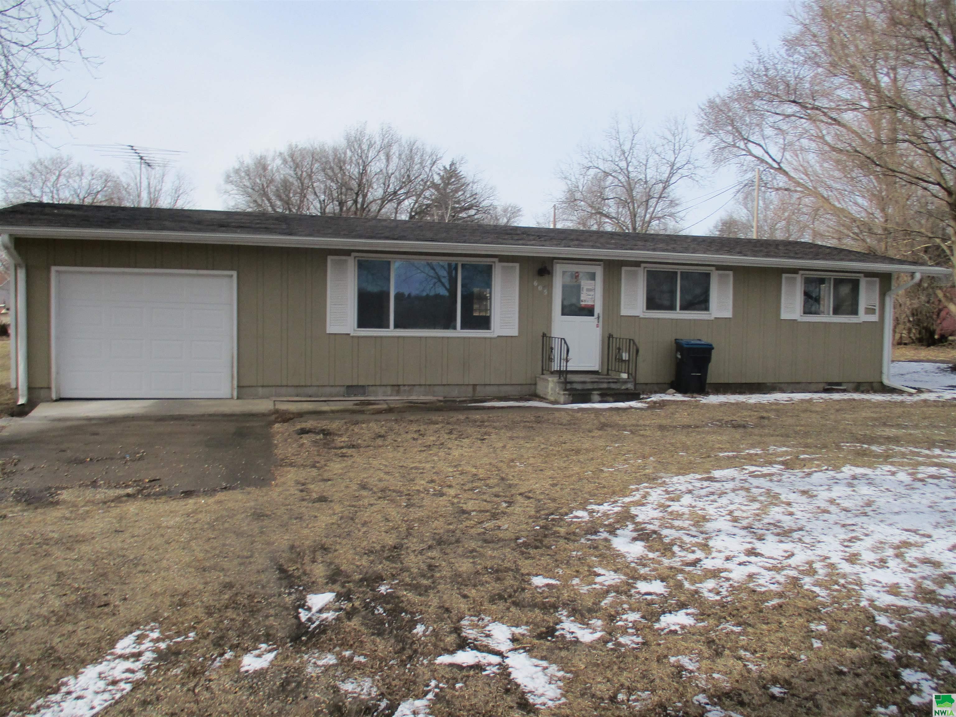 605 Pleasant View Drive, Cherokee, IA 51012 