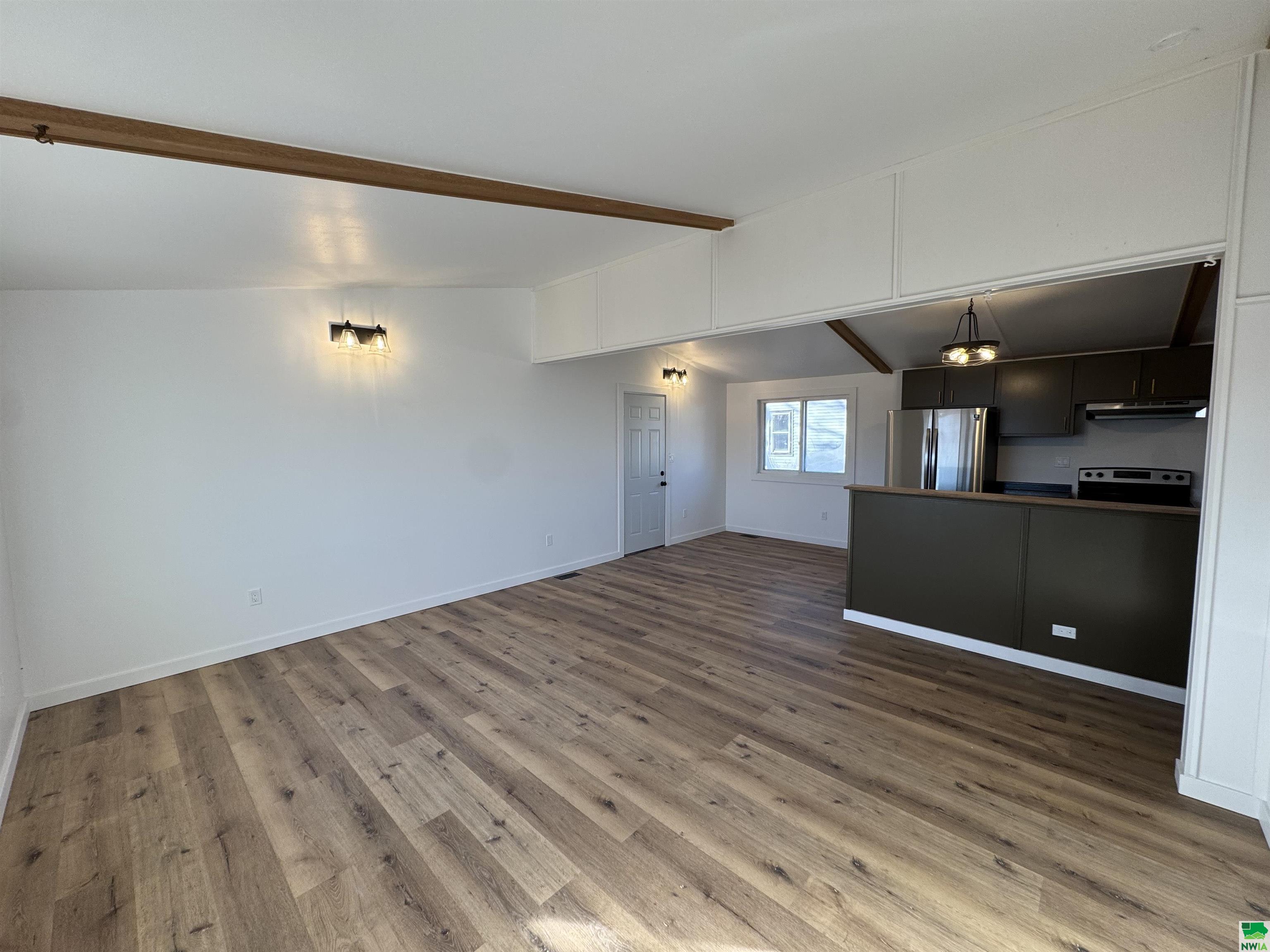 MLS #827383