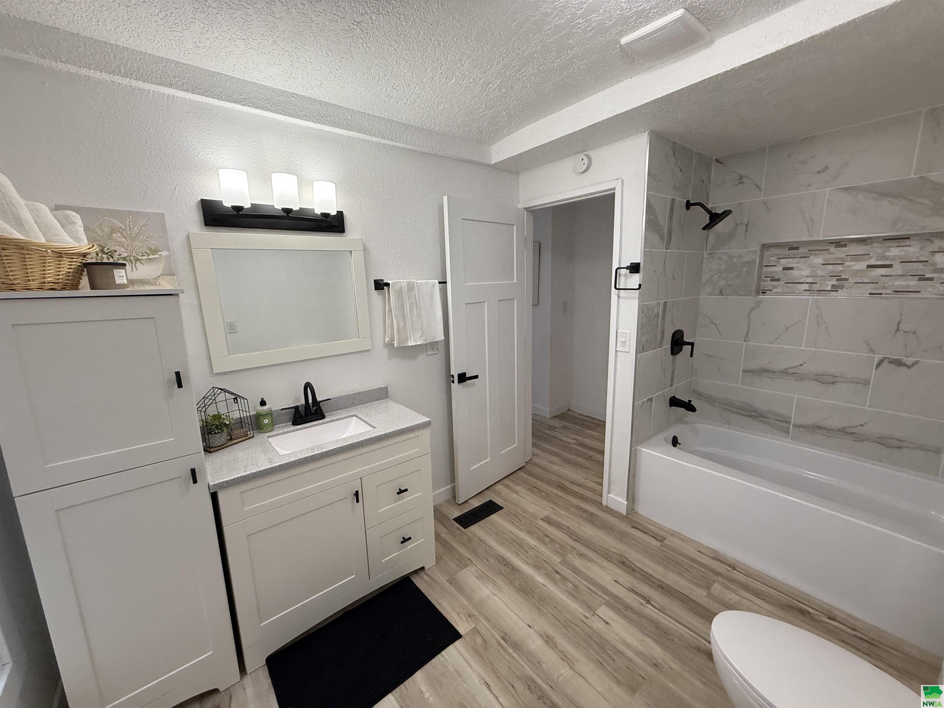 MLS #827384