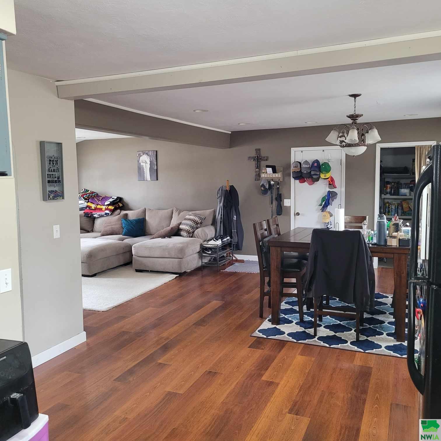 MLS #827388