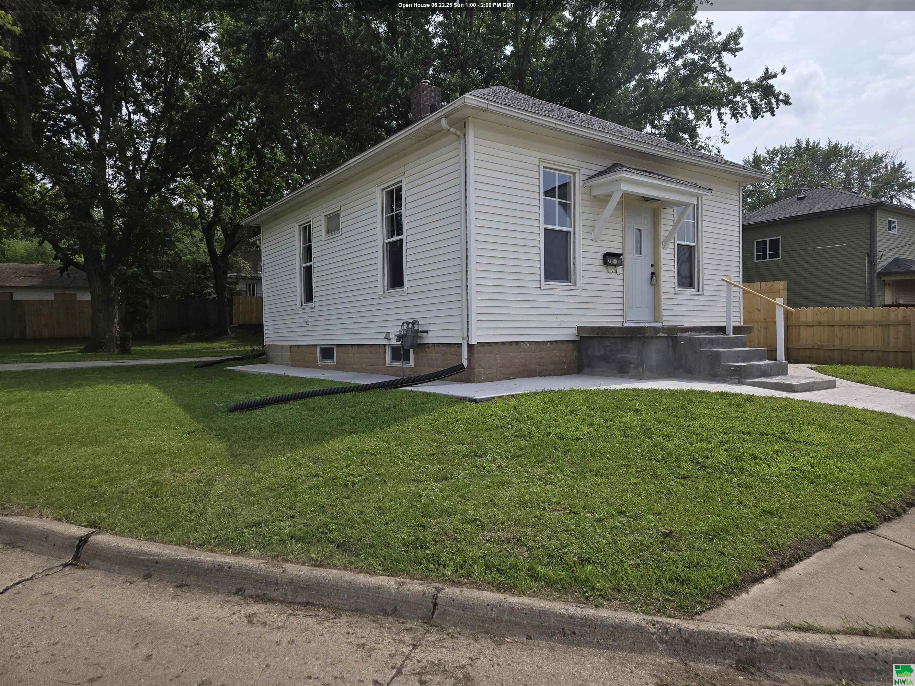 3130 DACE AVE., Sioux City, IA 51105 