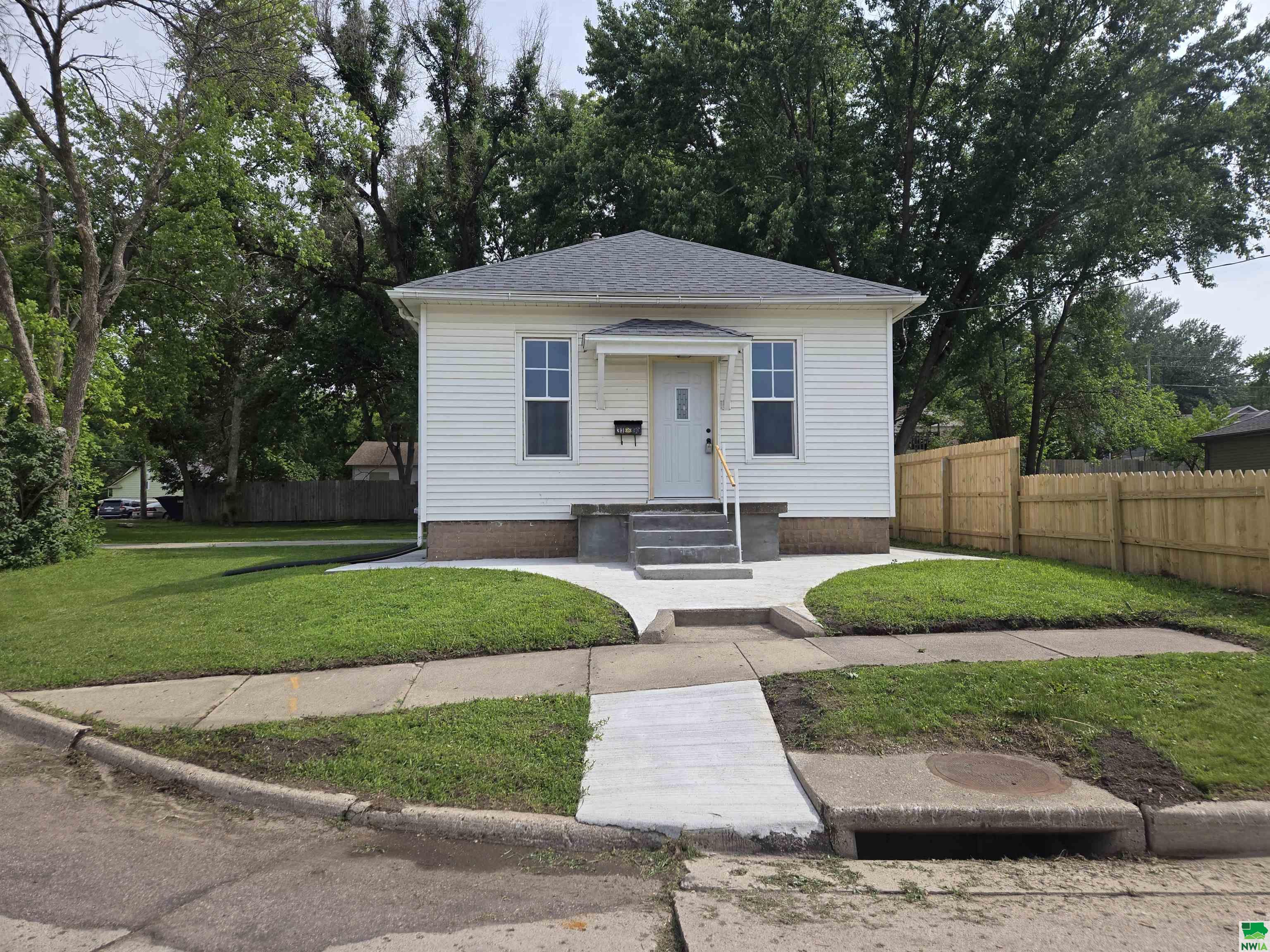 MLS #827389