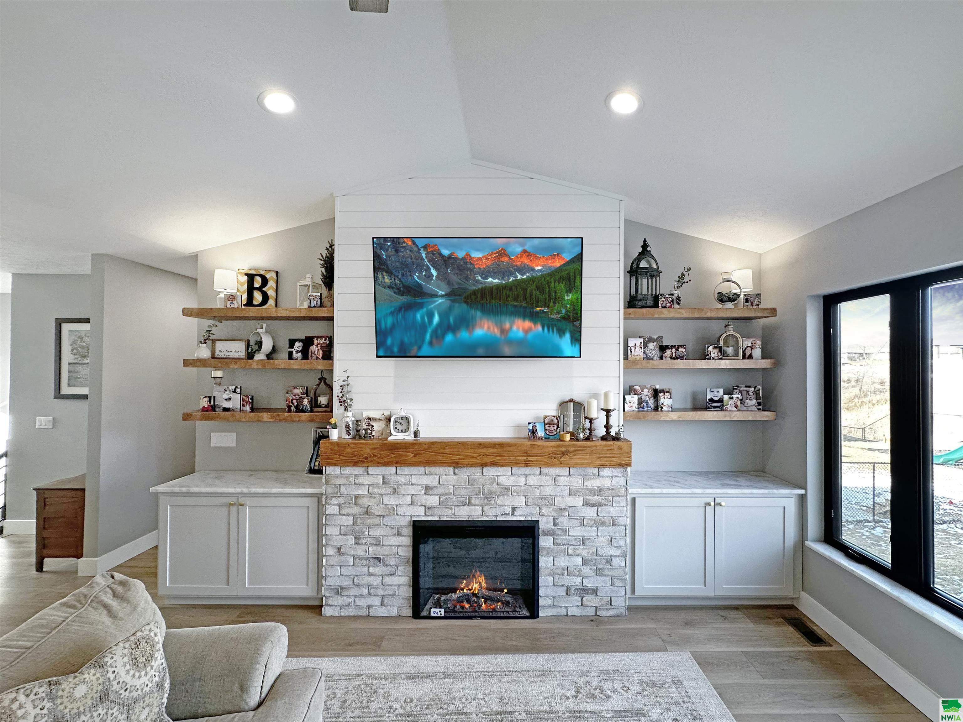 MLS #827403