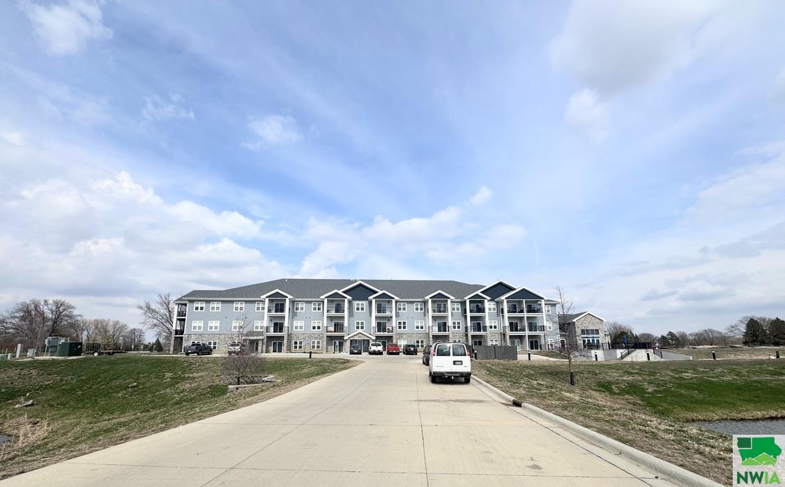 201 SUNRISE PARK RD #312, Storm Lake, IA 50588 