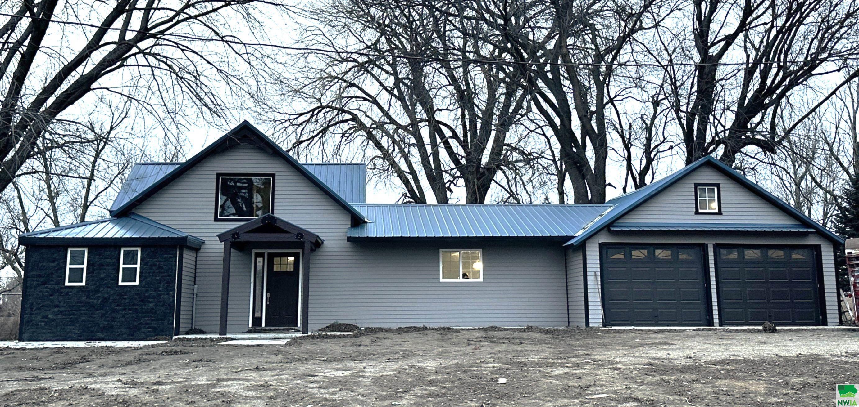 2821 440th St, Sioux Center, IA 51250 