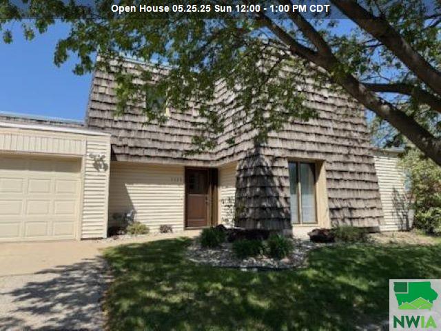 2329 INDIAN HILLS DR, Sioux City, IA 51104 