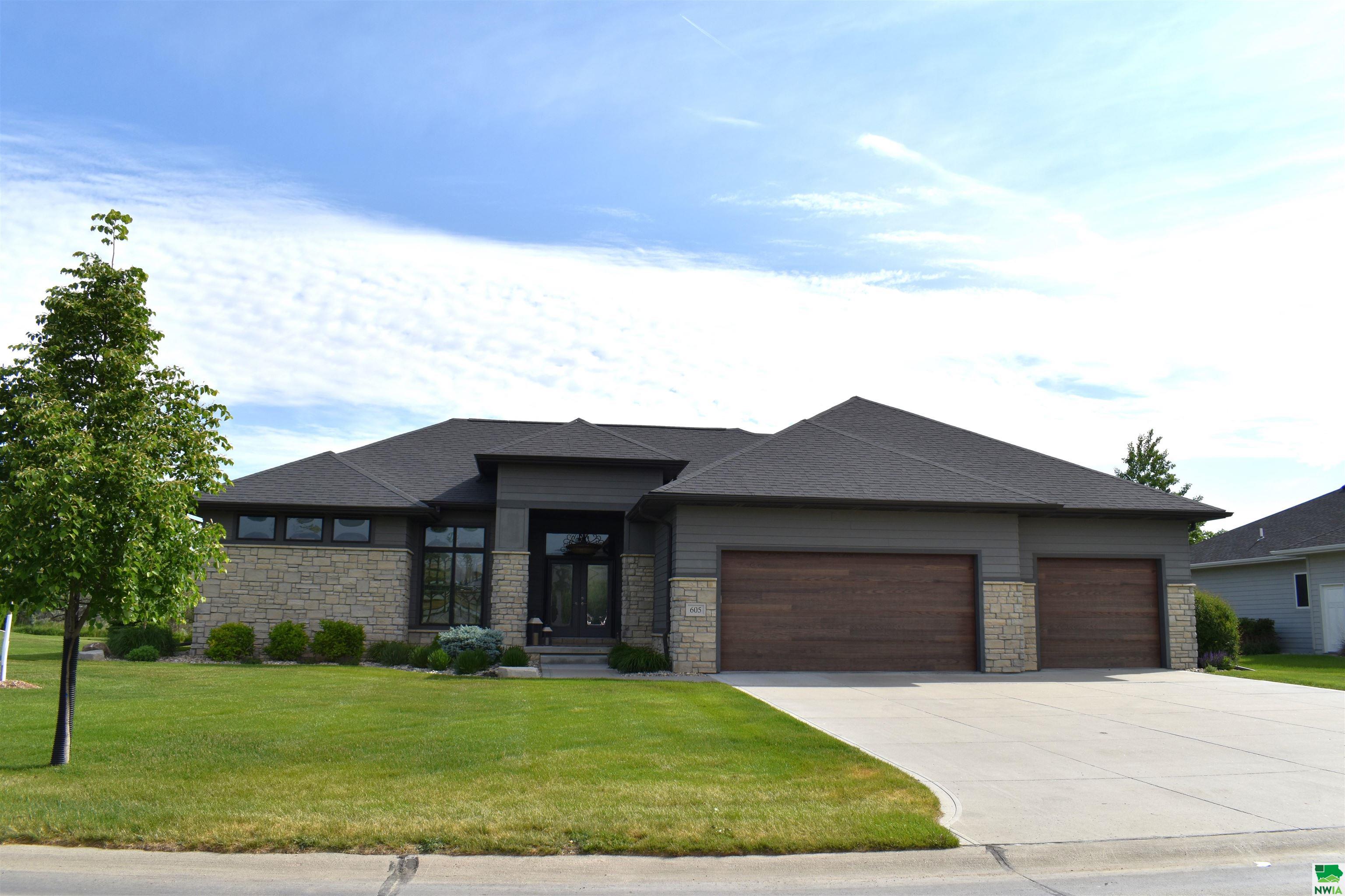 605 Pinehurst Trail E, Dakota Dunes, SD 57049 