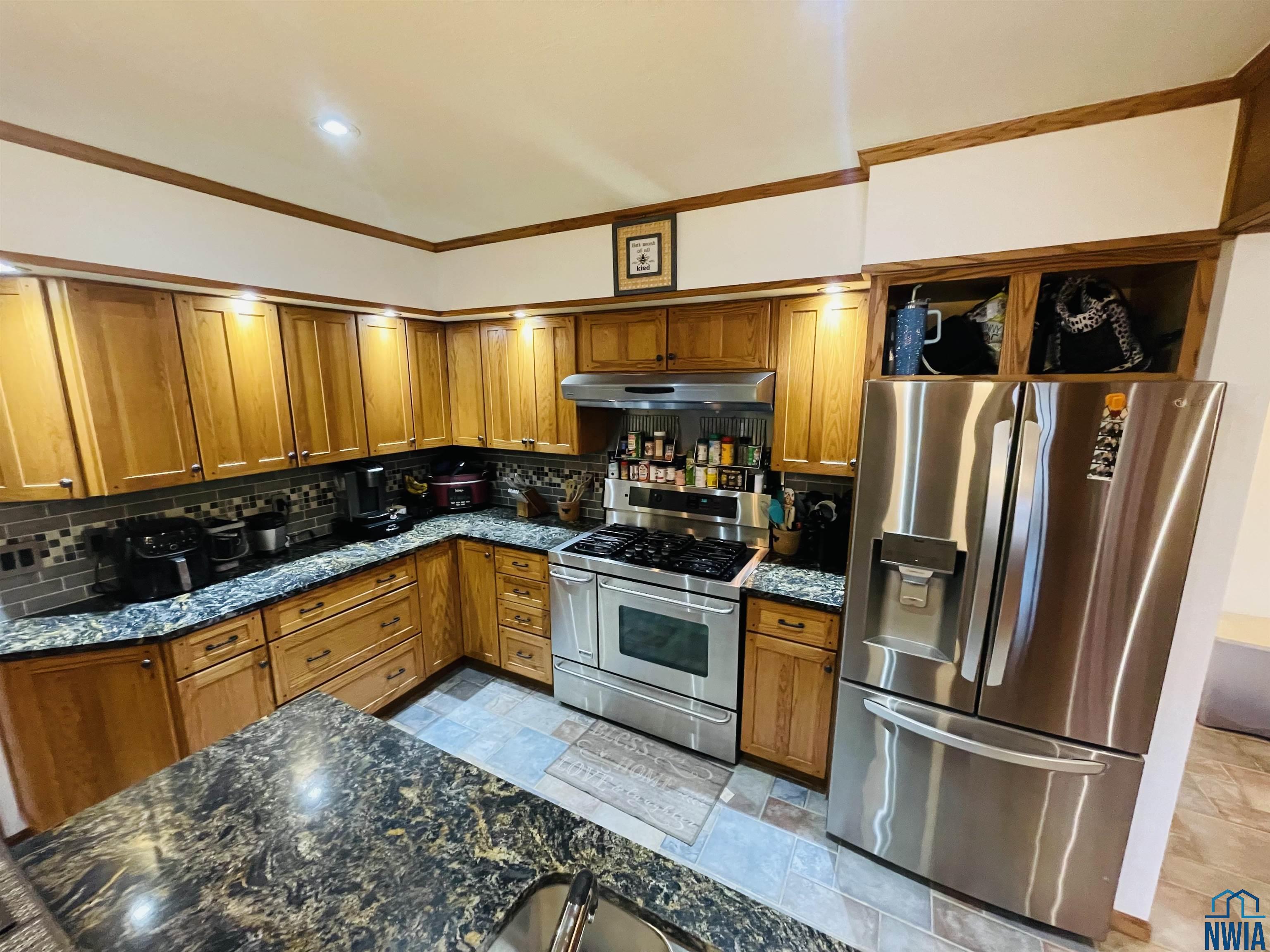 MLS #827551
