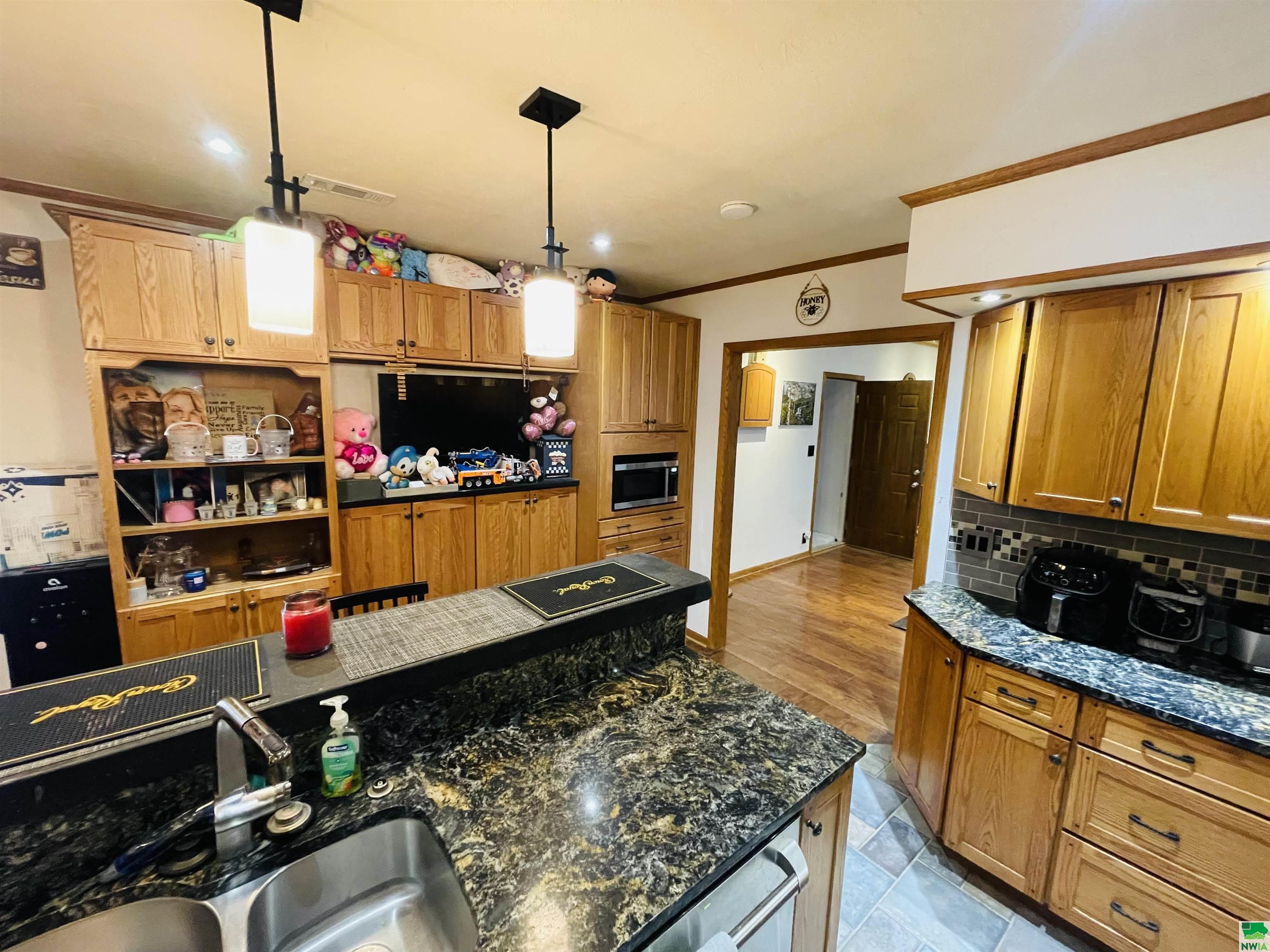 MLS #827551