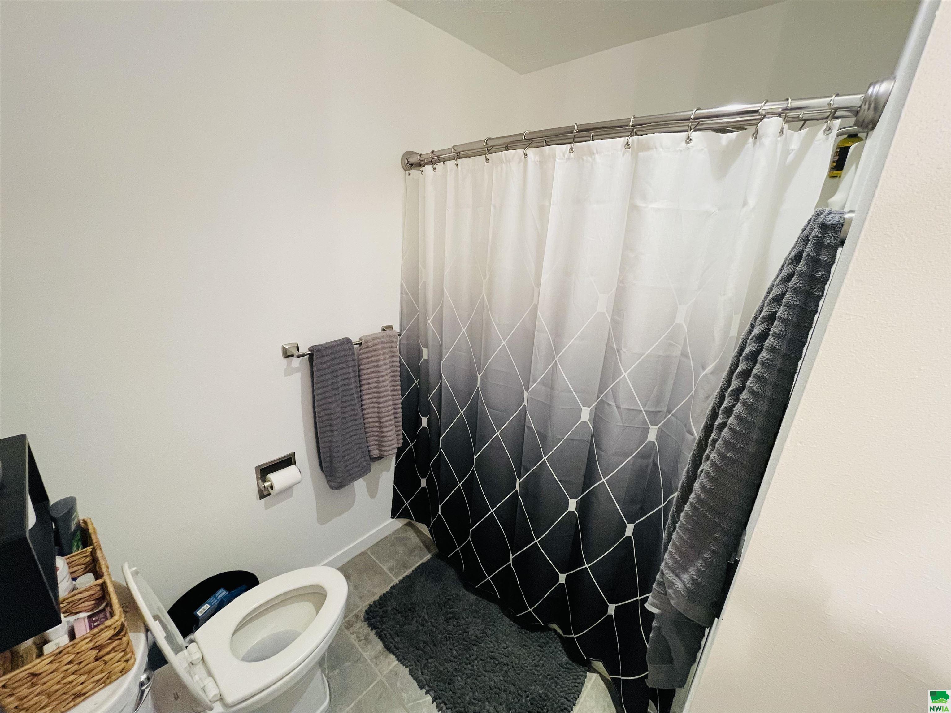 MLS #827551