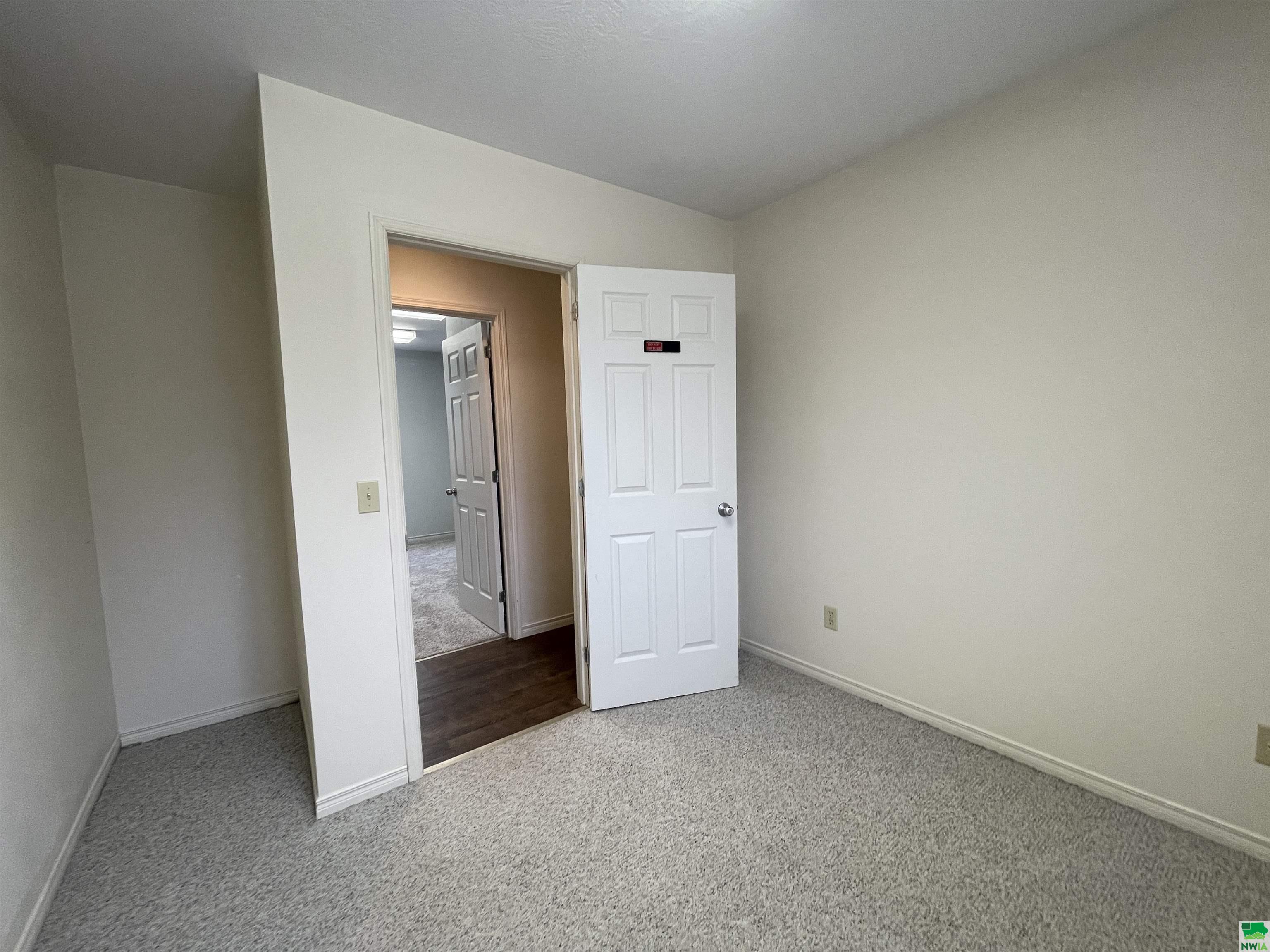 MLS #827575