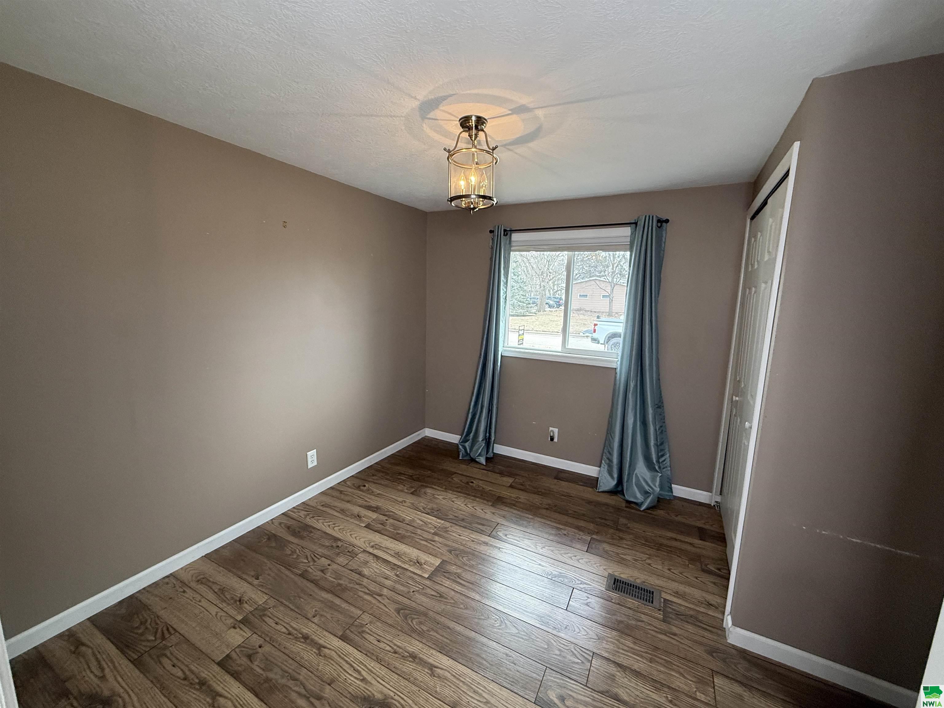 MLS #827604