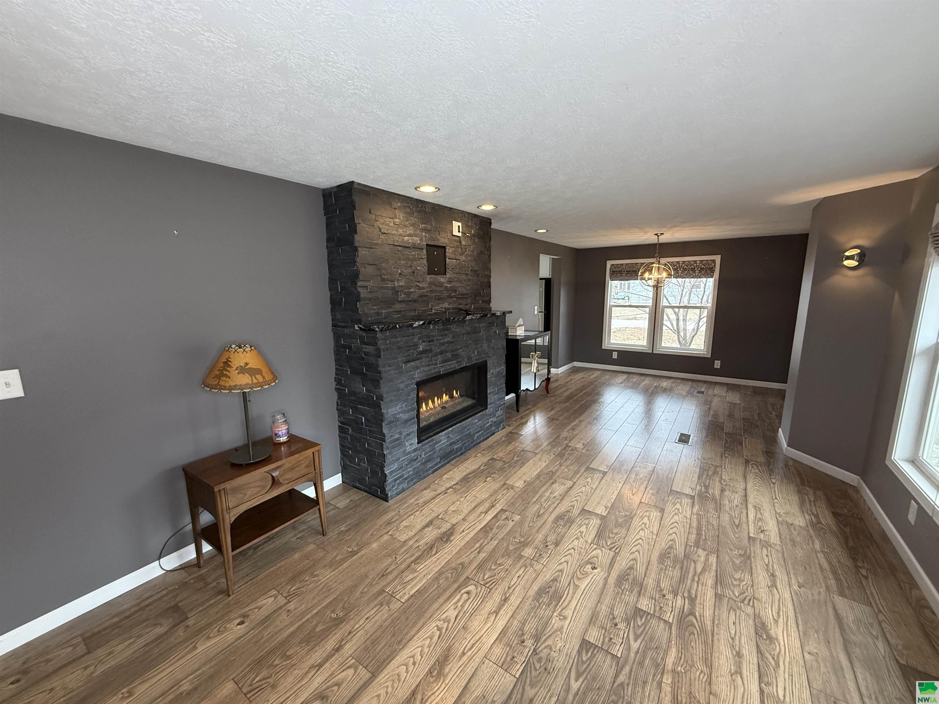MLS #827604