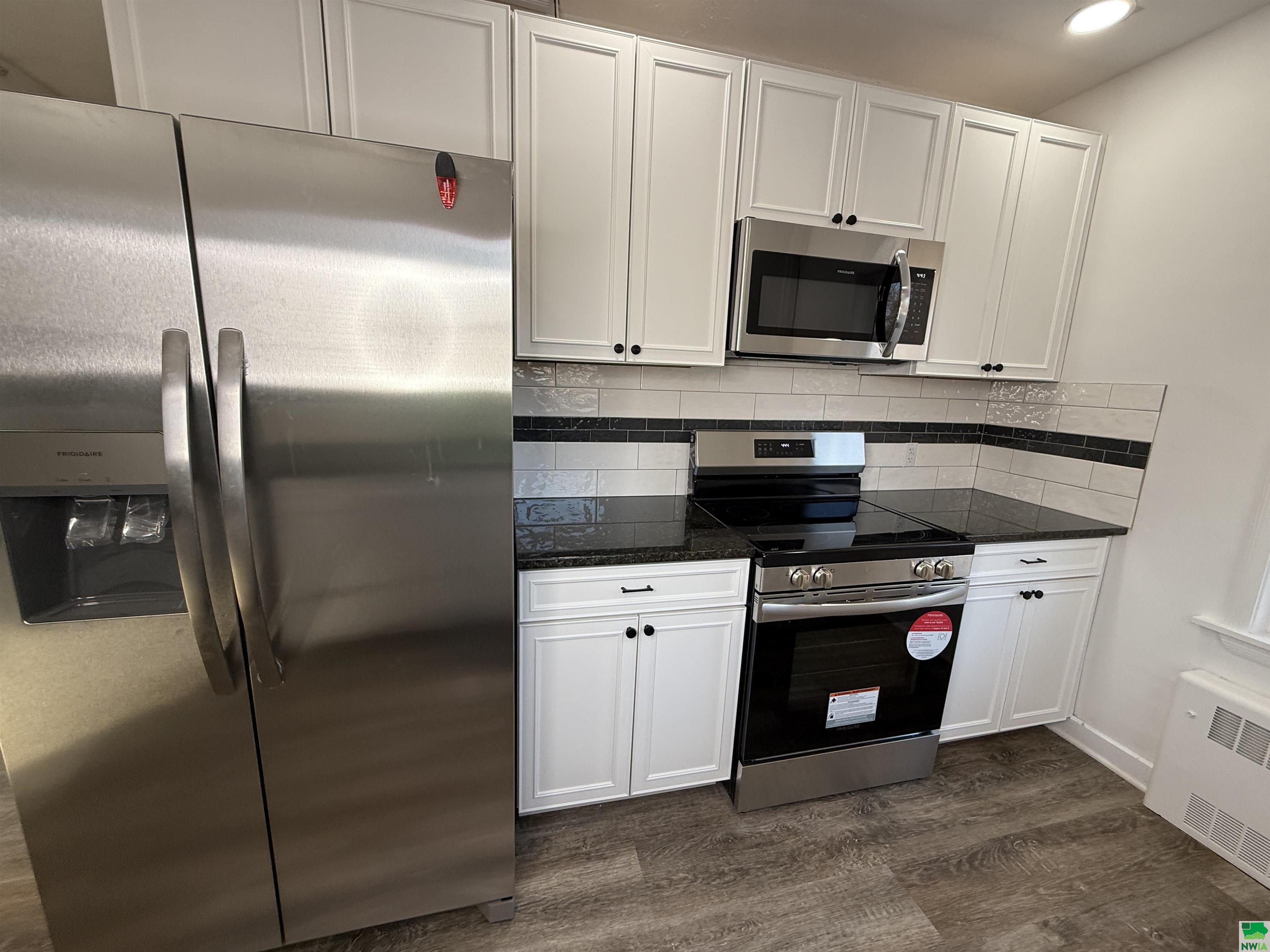 MLS #827609